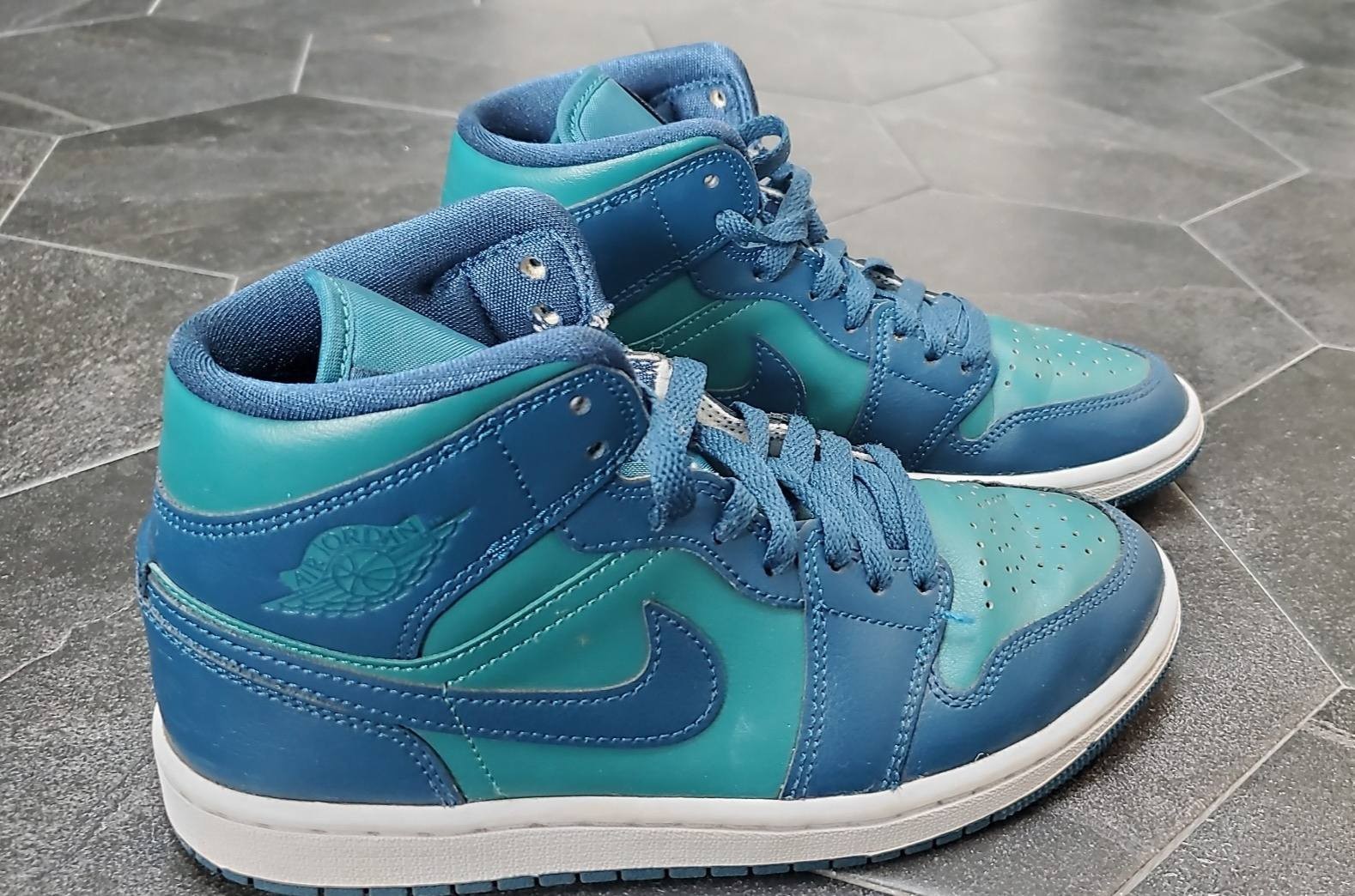 Nike Air Jordan 1 Mid Sky Teal/White/Sky French Blue Style Women Size 6.5 Men 4
