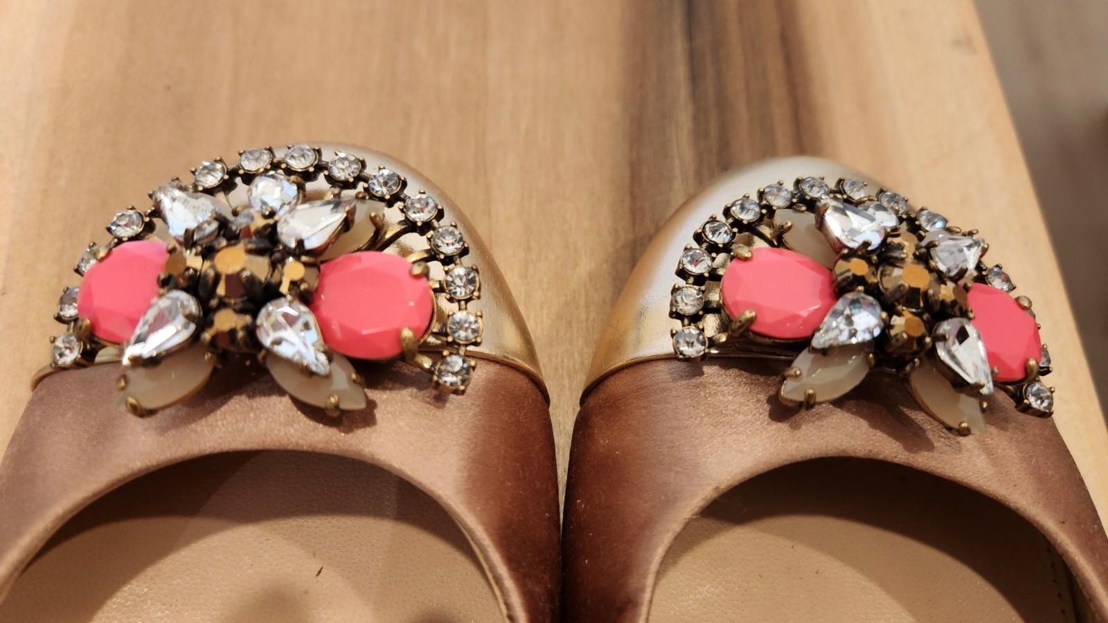 J. Crew Gold Rhinestone Brooch Embellished Silk Leather Ballet Flats Size 8 M