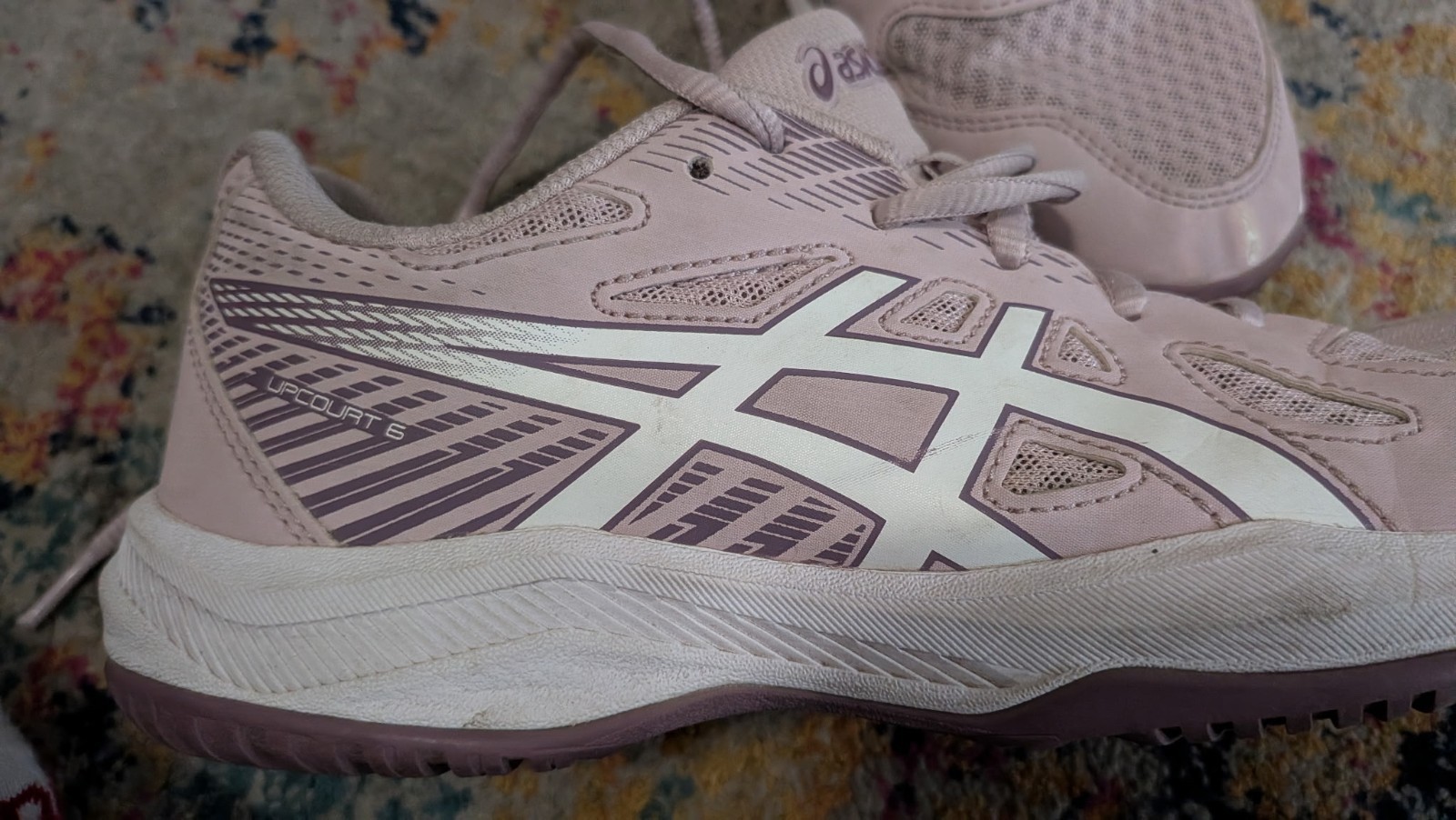 Womens Size 6 ASICS court Volleyball Shoes Lightly Worn Soft Pink/Lavender Color