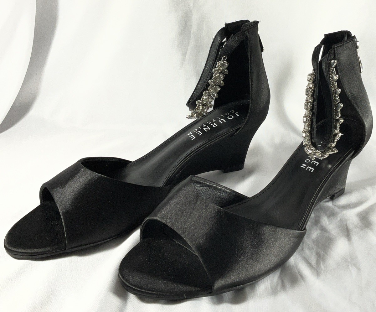 Journee Collection Strappy Block Heel Sandal Black Rhinestone Zipper Women’s 12