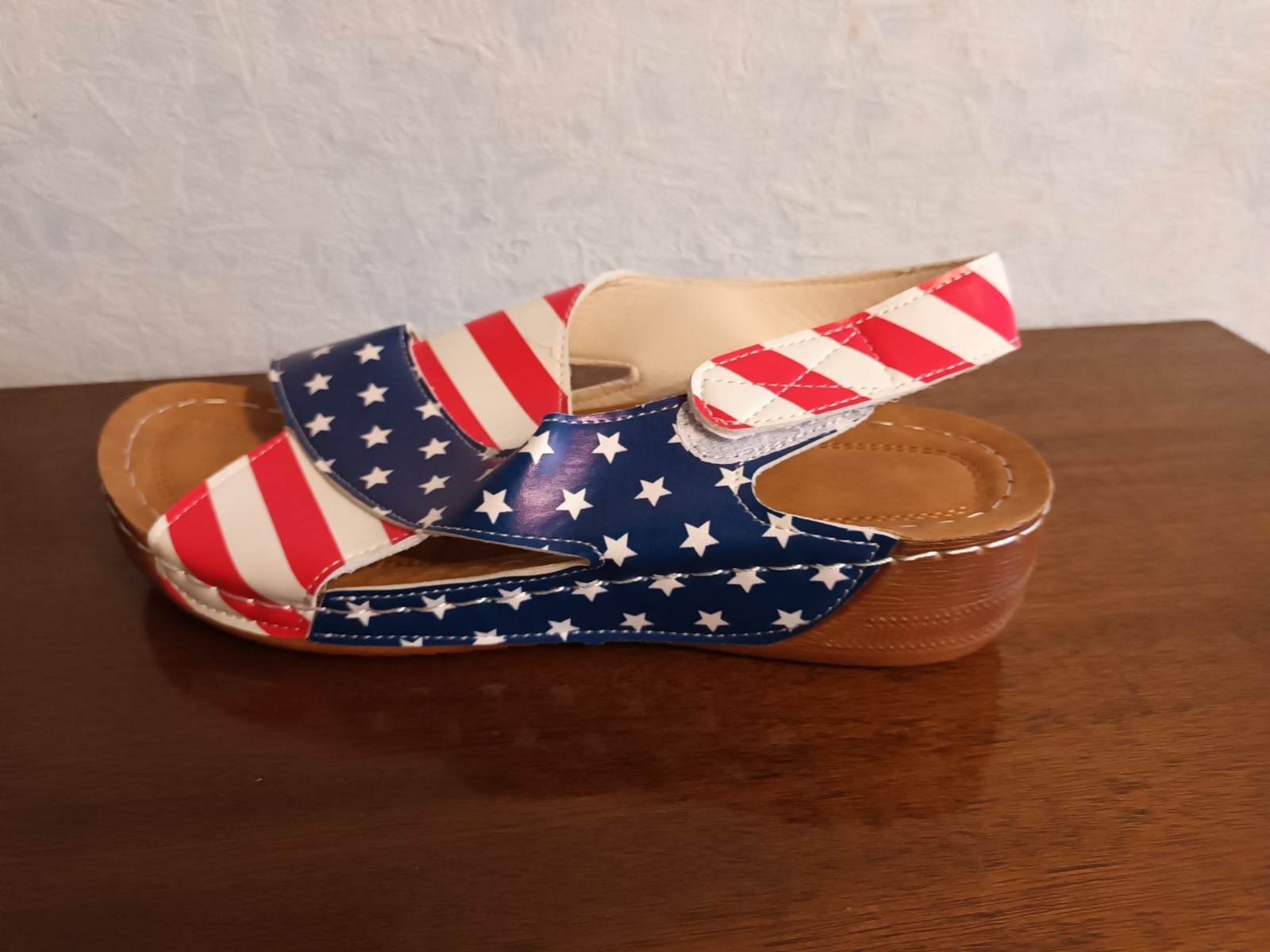 Women’s Open Toe Sandals color of the U.S. flag Sz 8,5 /UK 6,5 / EUR 40 NEW