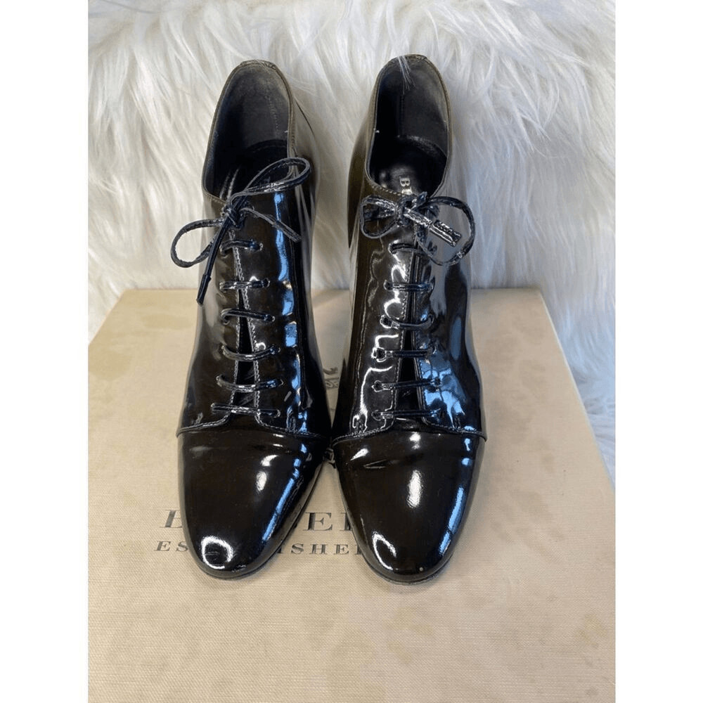 Burberry Patent Leather Lace-Up Heeled Booties. Vintage 2009. Authentic. Size 38