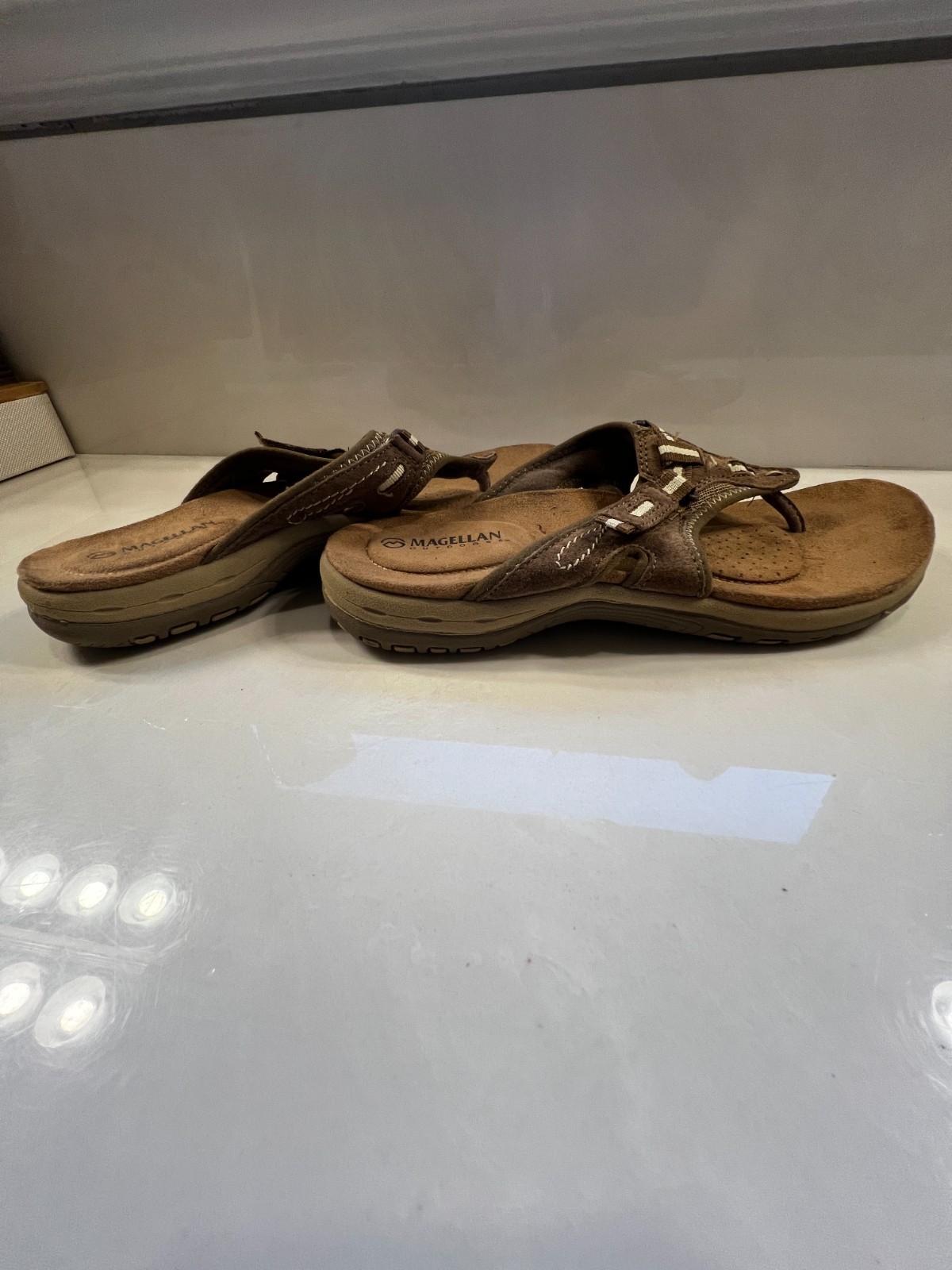 Magellan Outdoors Sandals Womens 9M Brown Comfort Thong Flip Flops Walking