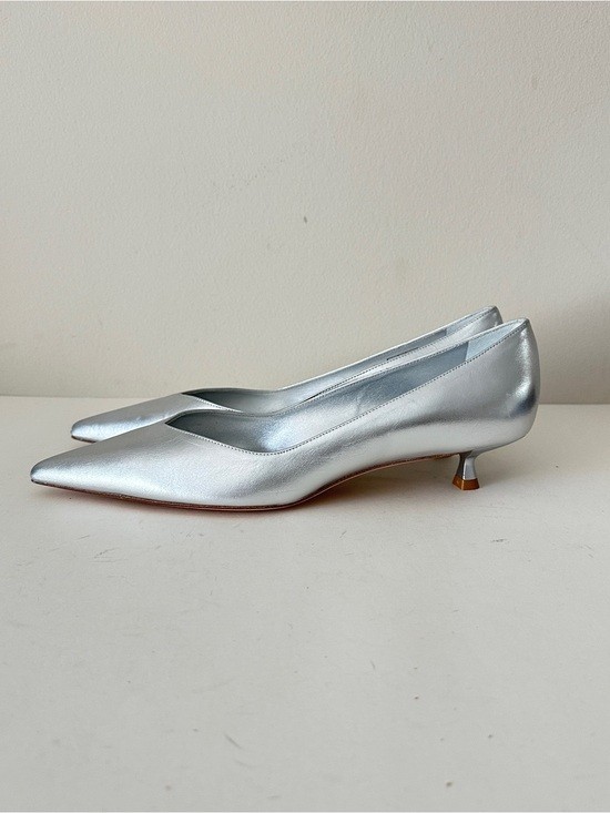 NEW Stuart Weitzman Eva 35 Silver Leather Pointed-Toe Kitten Heel Pumps, Sz 8.5