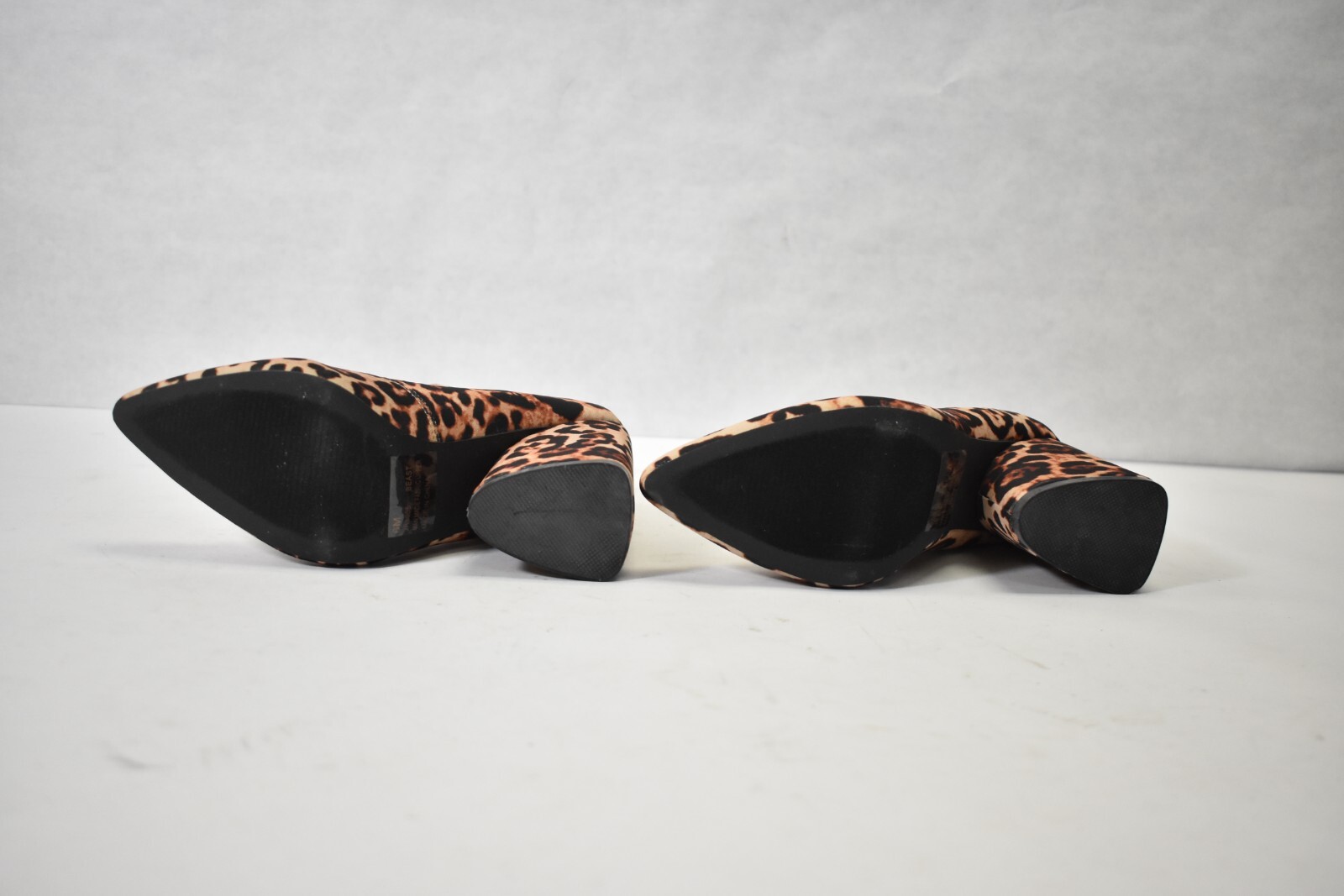 Cape Robbin Beast Leopard Print Heel Boots Size 6 Womens Man Made Fabric Upper