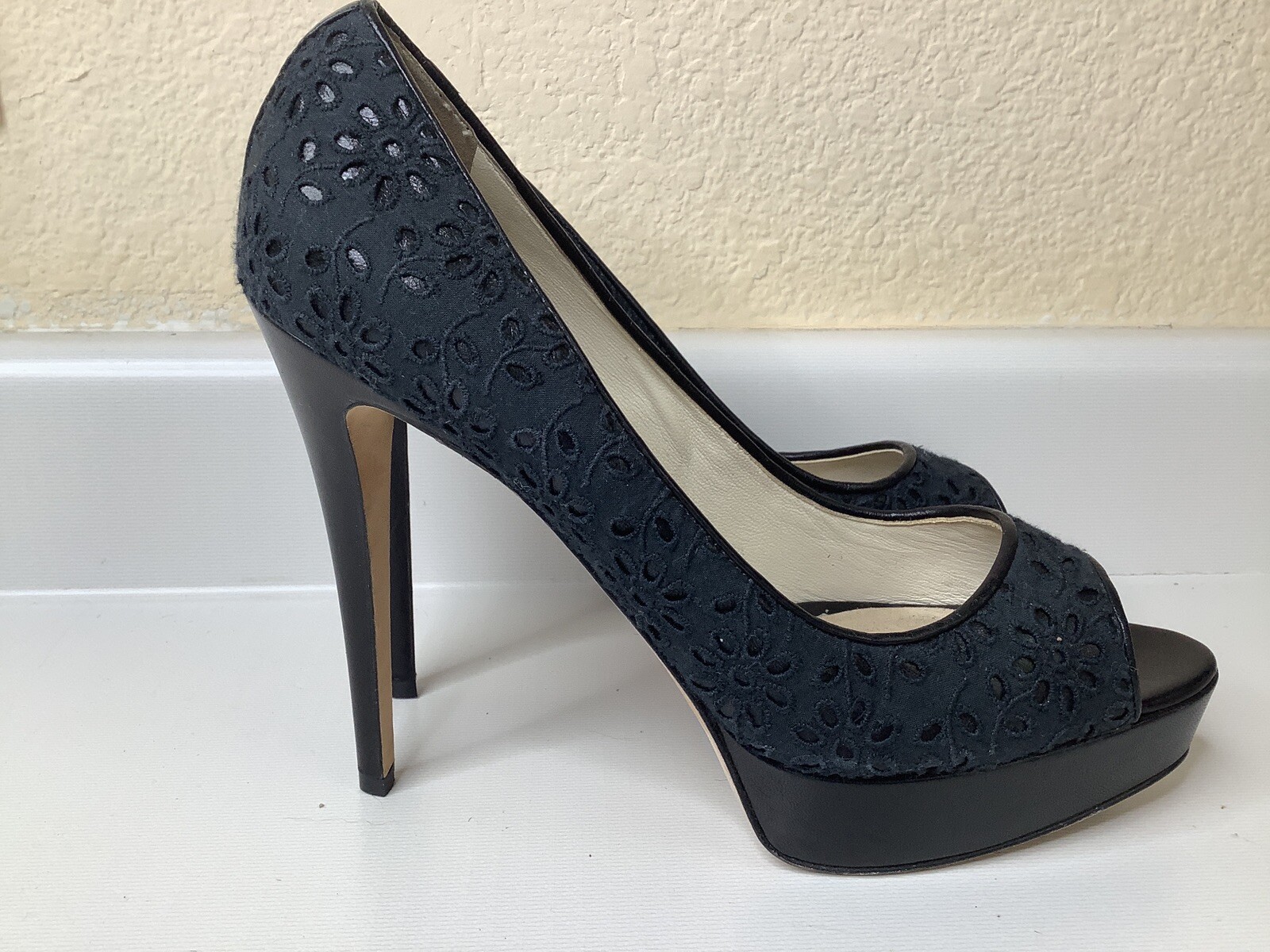 Nicolas Kirkwood Lace Eyelet Platform heels 39.5