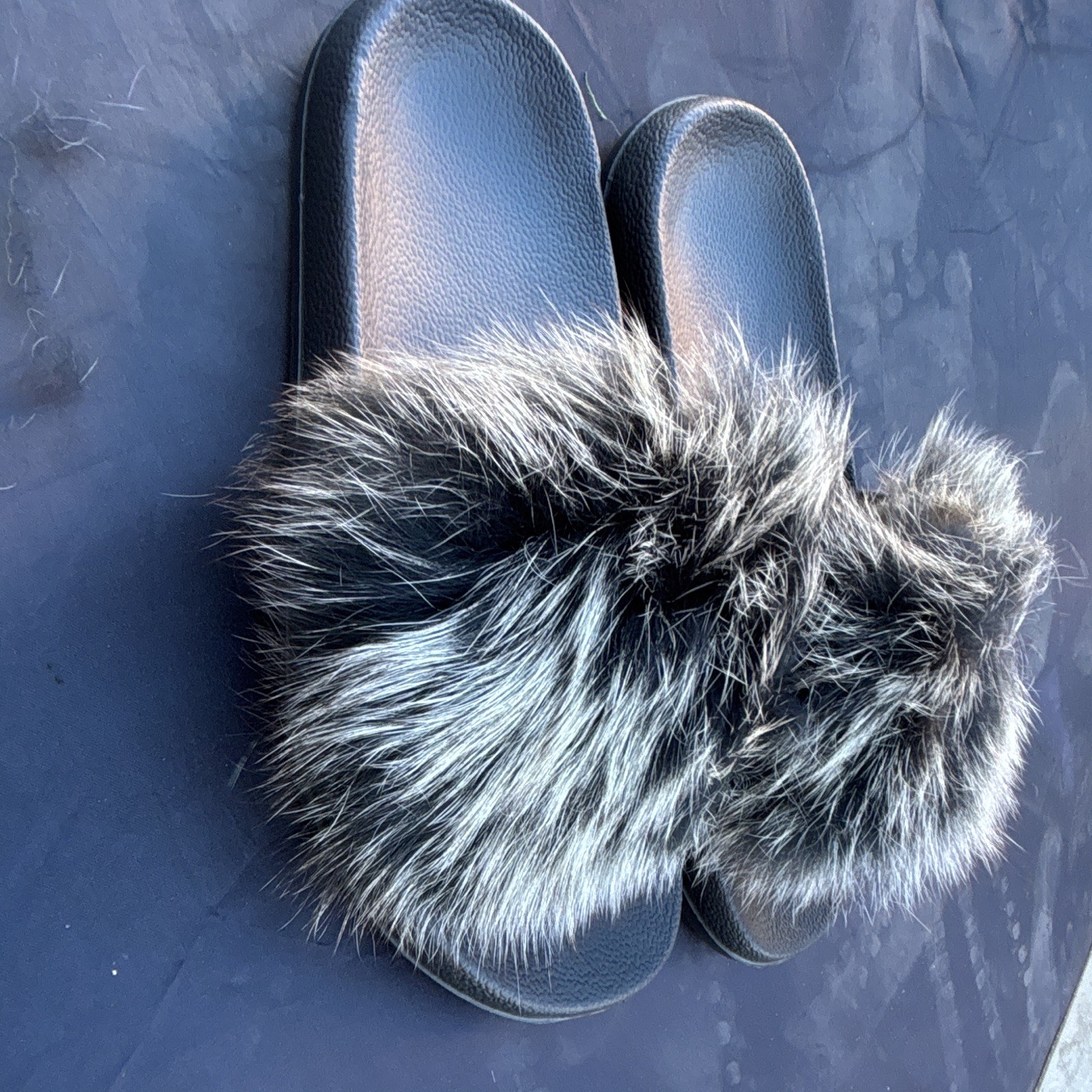 Women’s Size 8 Black/Gray Slip-On Slide Sandals Faux Fur Trim Solid Casual