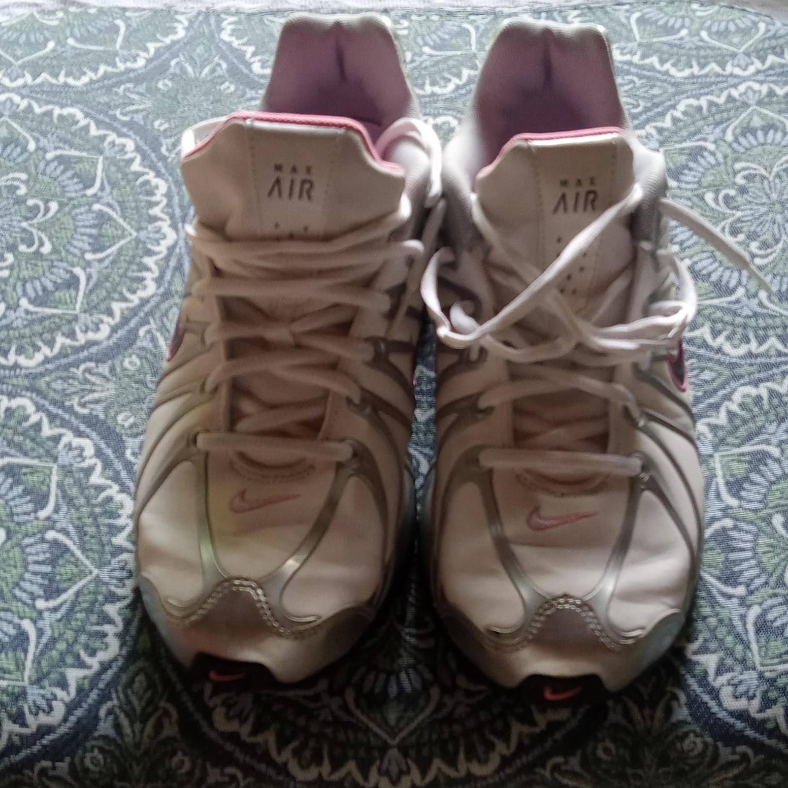 Nike Air Max Torch SL Women’s Size 10 White And Silver With Pink Running Shoes