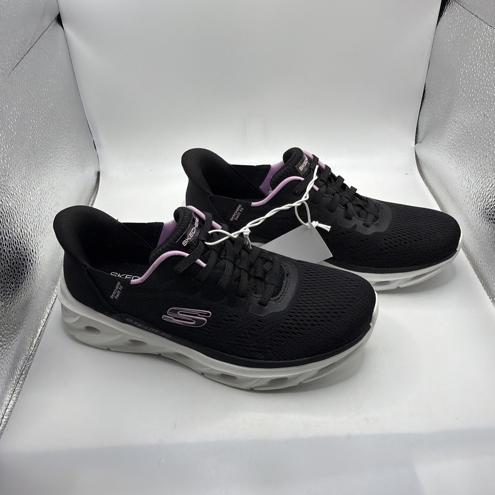 SKECHERS Hands Free Swift Fit Mesh Sneakers Black Pink Lace Up. Size 7.5