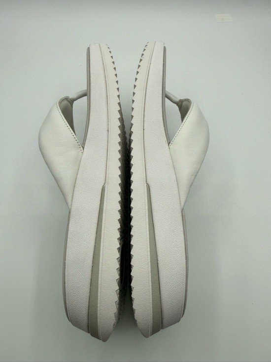 FitFlop Surf Leather Women’s White Platform Flip Flop Sandals Cushioned Comfort