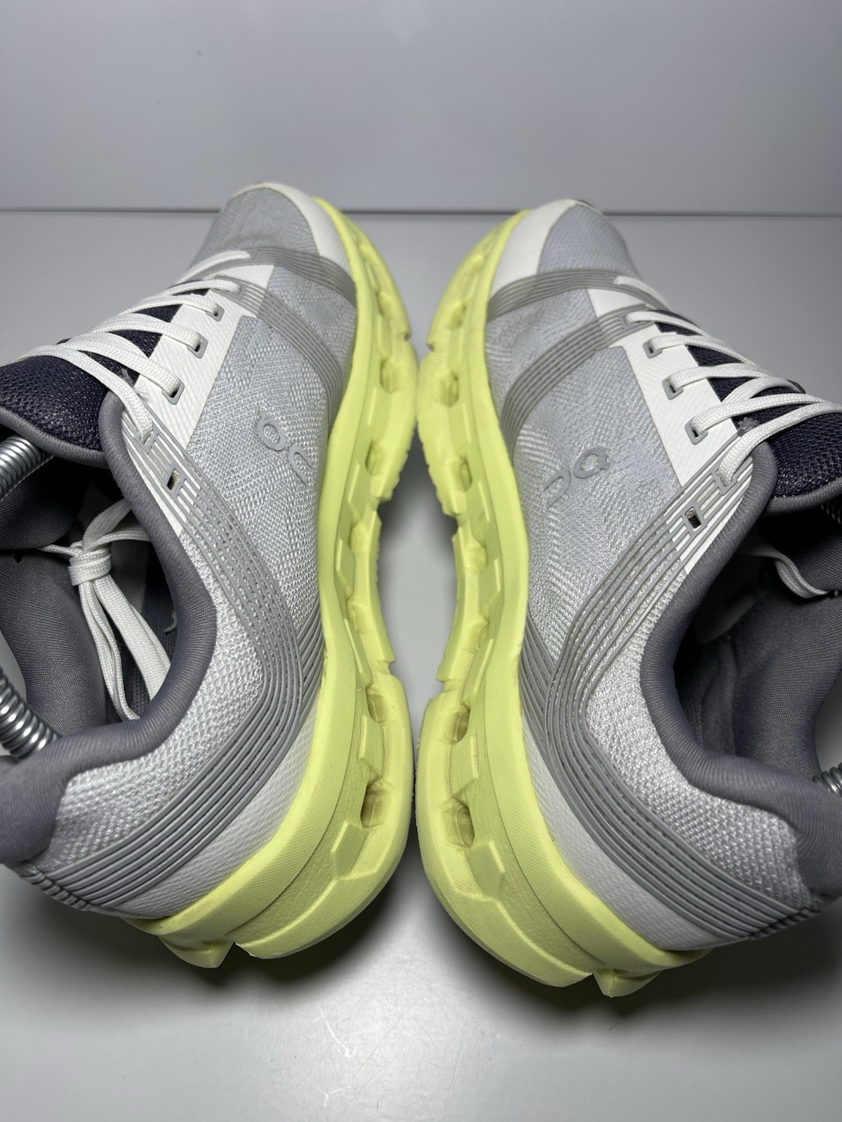 On Cloudgo 55.98234 Sneaker Woman’s Frost Hay Low Top Lace Up Running Shoes 8.5