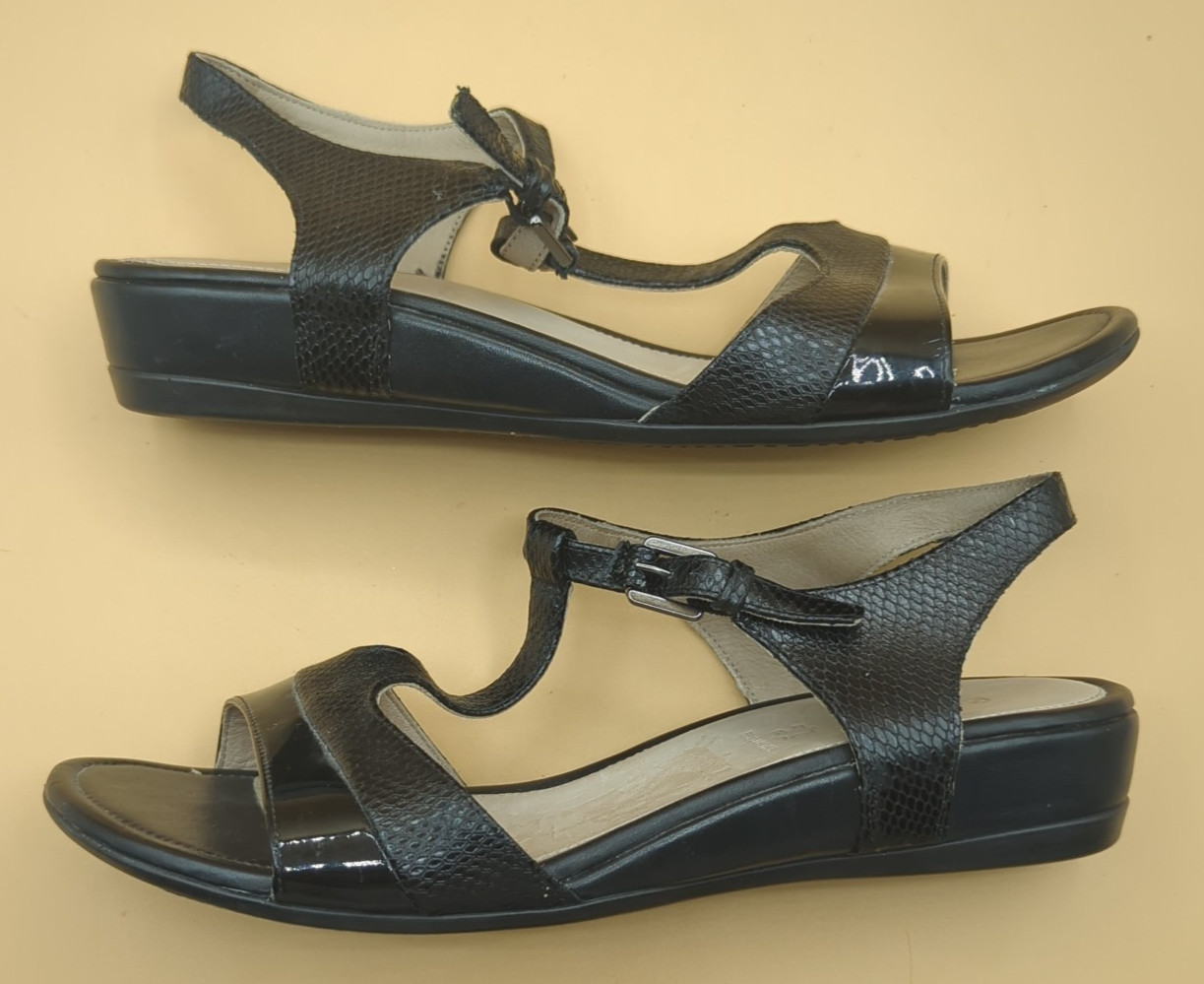 Ecco Touch T-Strap Wedge Black Sandal Womens Sz US 8.5 EU 39 Textured Snake