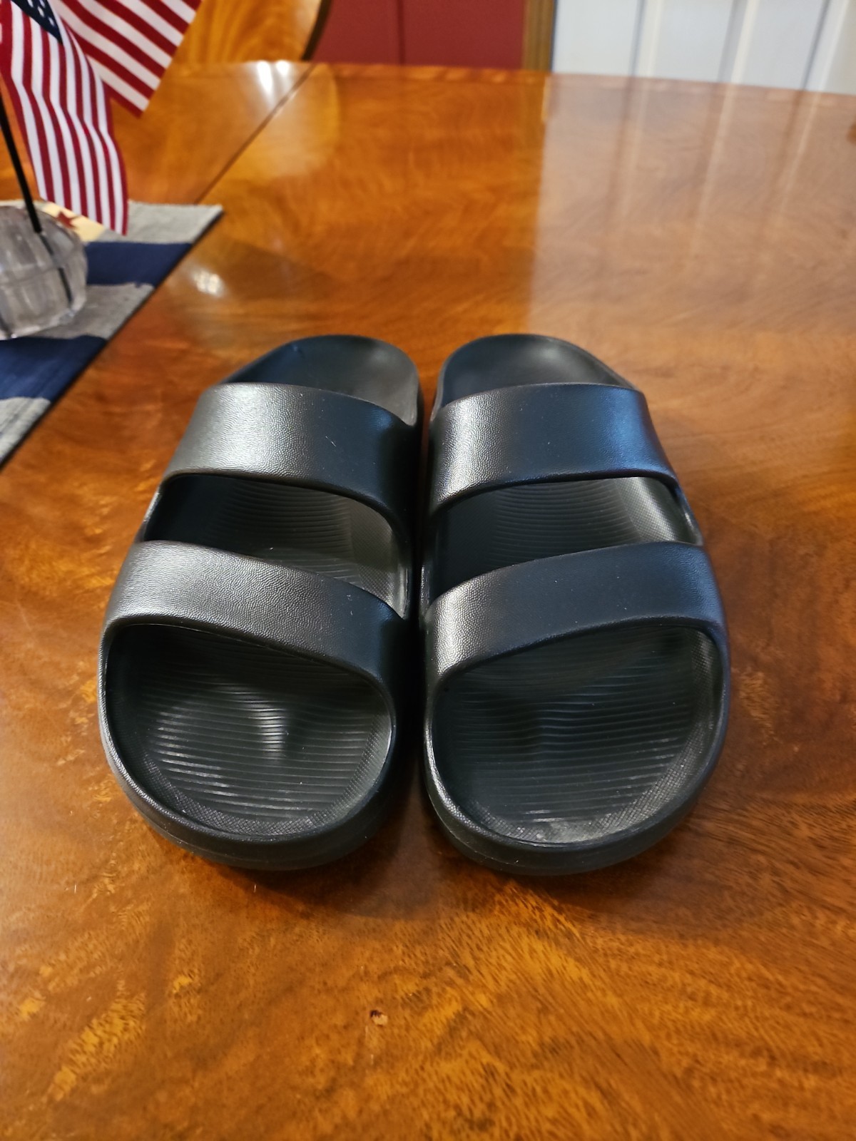 BOMBAS Black Friday Slide Sandal Womens Size 10 Worn Once