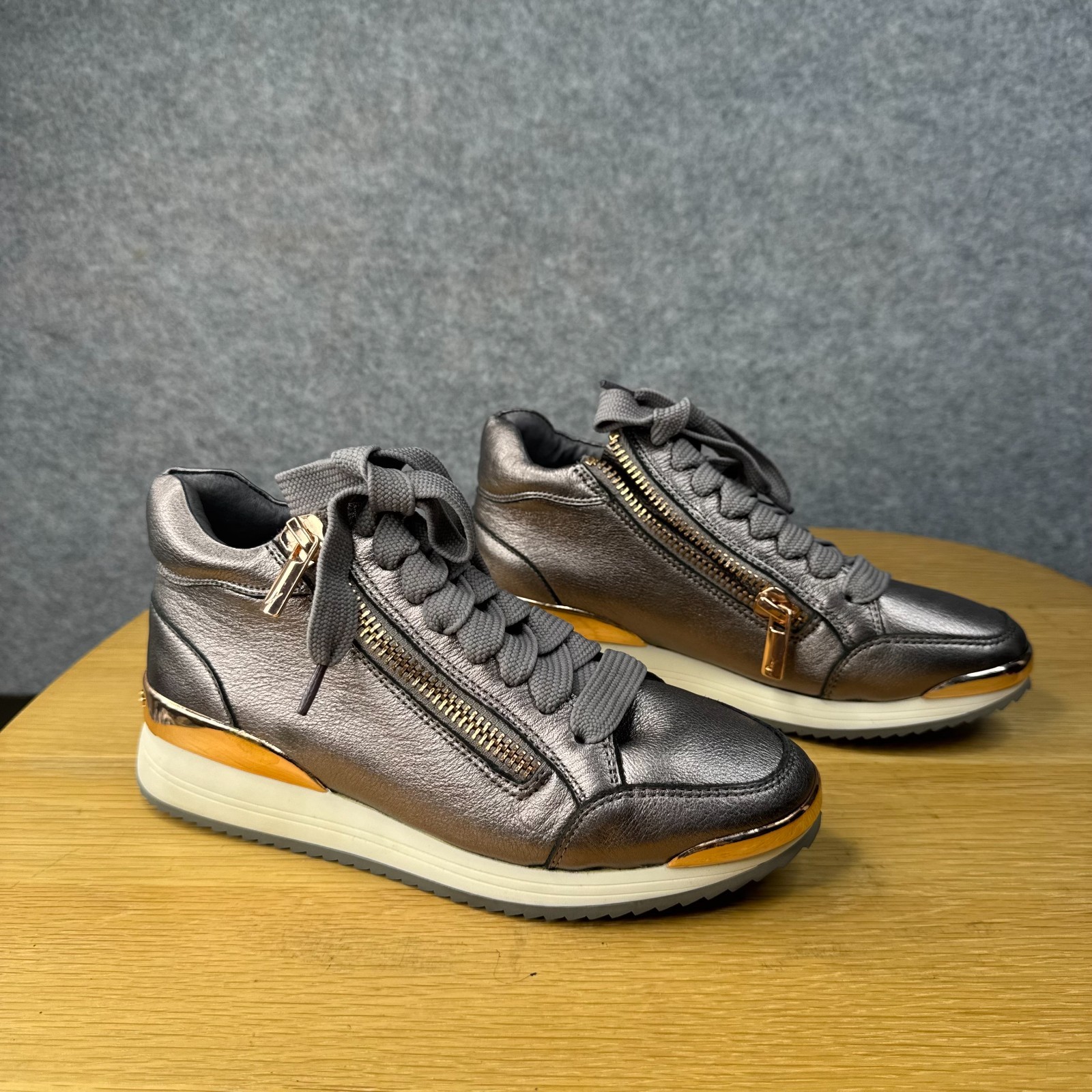 Ginger & Smart Platform Sneakers 36 Silver Leather Street Style