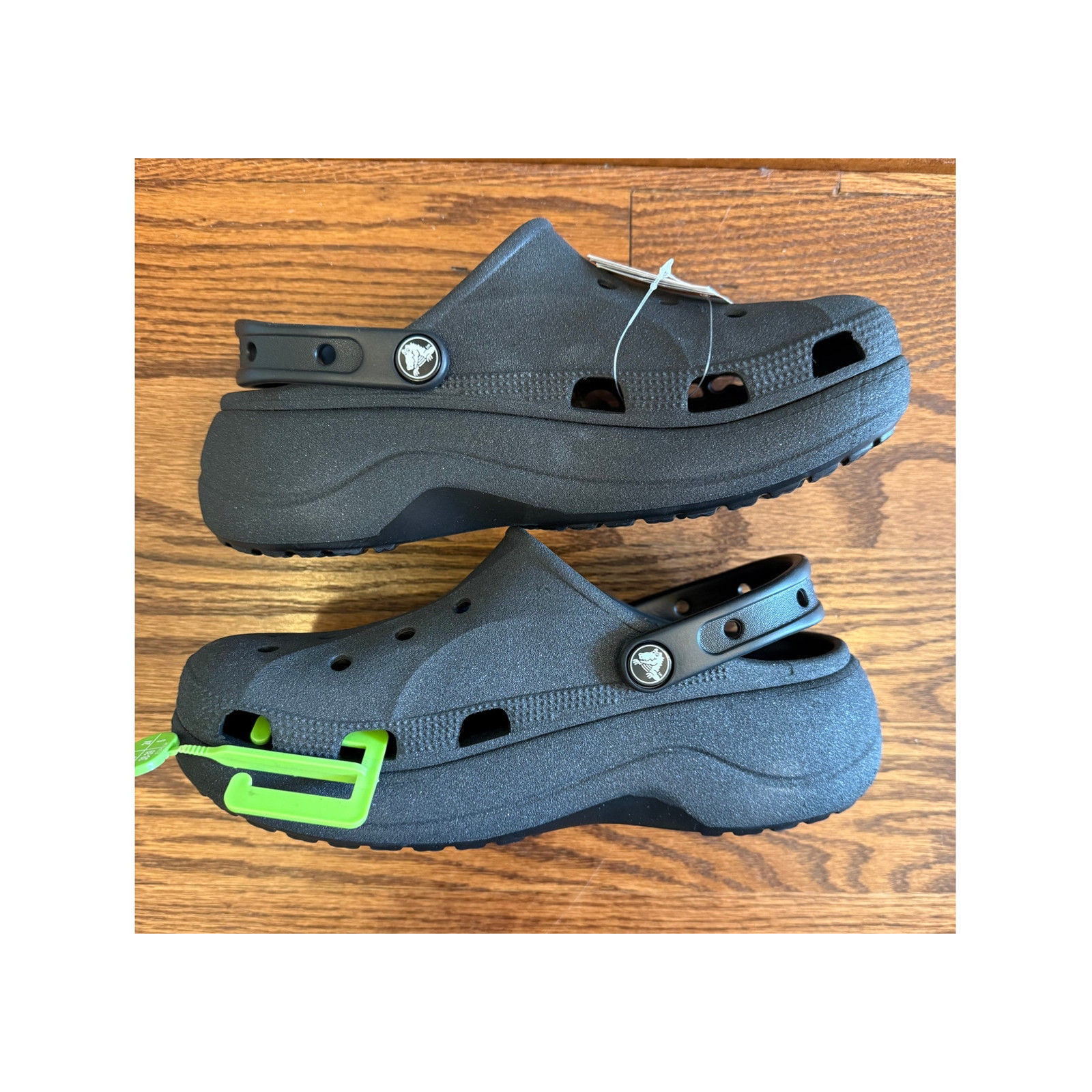 NWT Crocs Baya Platform Glitter Clog – w8