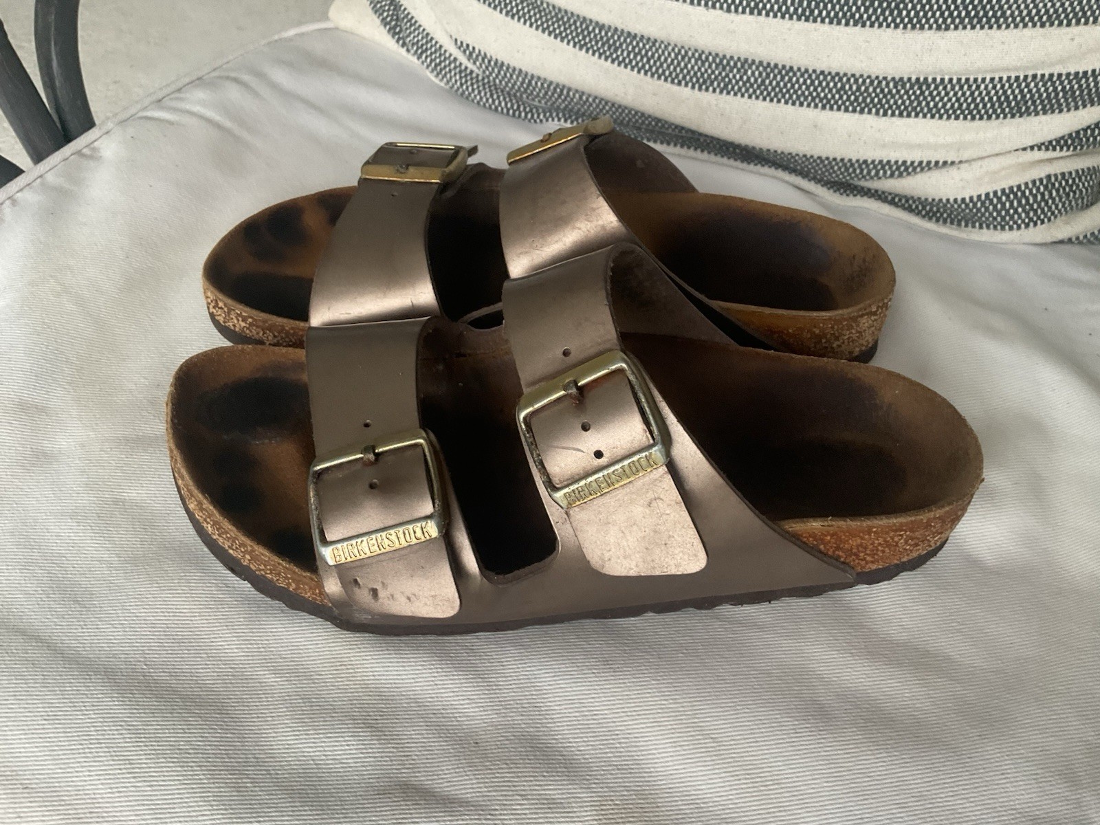 BIRKENSTOCK Wmn ARIZONA 2 Strap SLIDE SANDALS Metallic Bronze Size 38 (7)