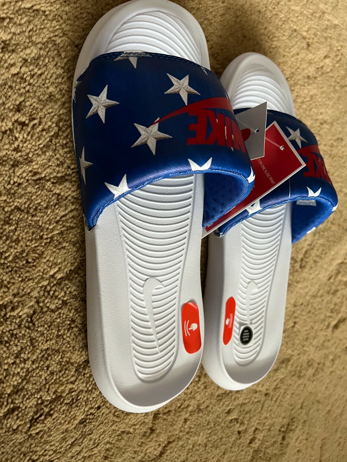 NIKE VICTORI ONE WOMENS SLIDES RED WHITE BLUE STARS SIZE 10 CN9676-400