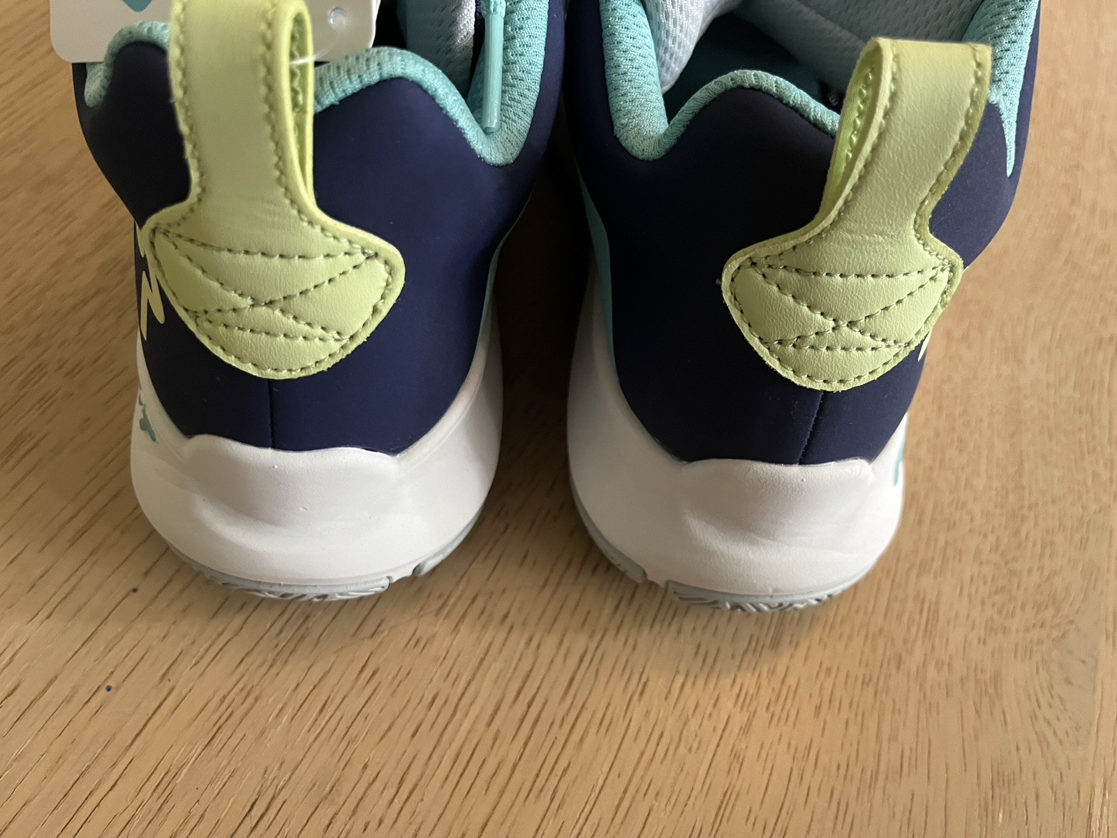 Rip It Future Volleyball Shoes womens Size 7.5 navy blue & white New! sneakers