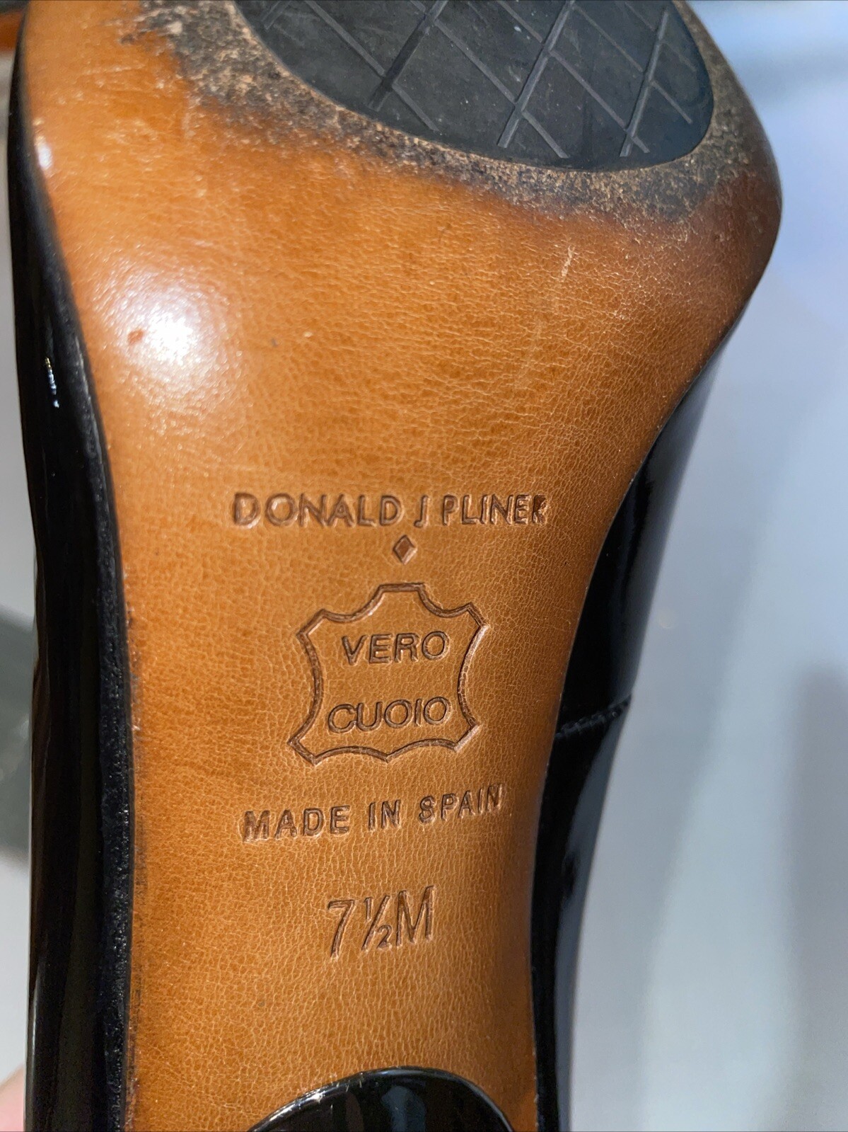 Donald Pliner Womens Dressy Pumps Sz 7.5 M Black Patent Leather Business Formal