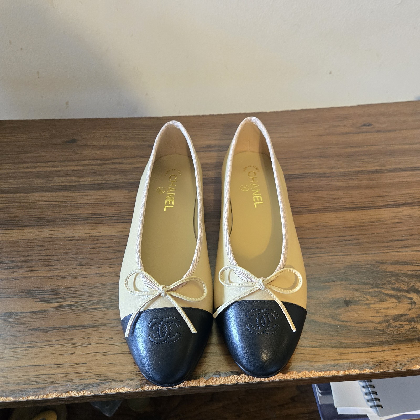 Chanel Ballerina Lambskin Leather Ballet Women’s Flats Size 9 – Beige/Black