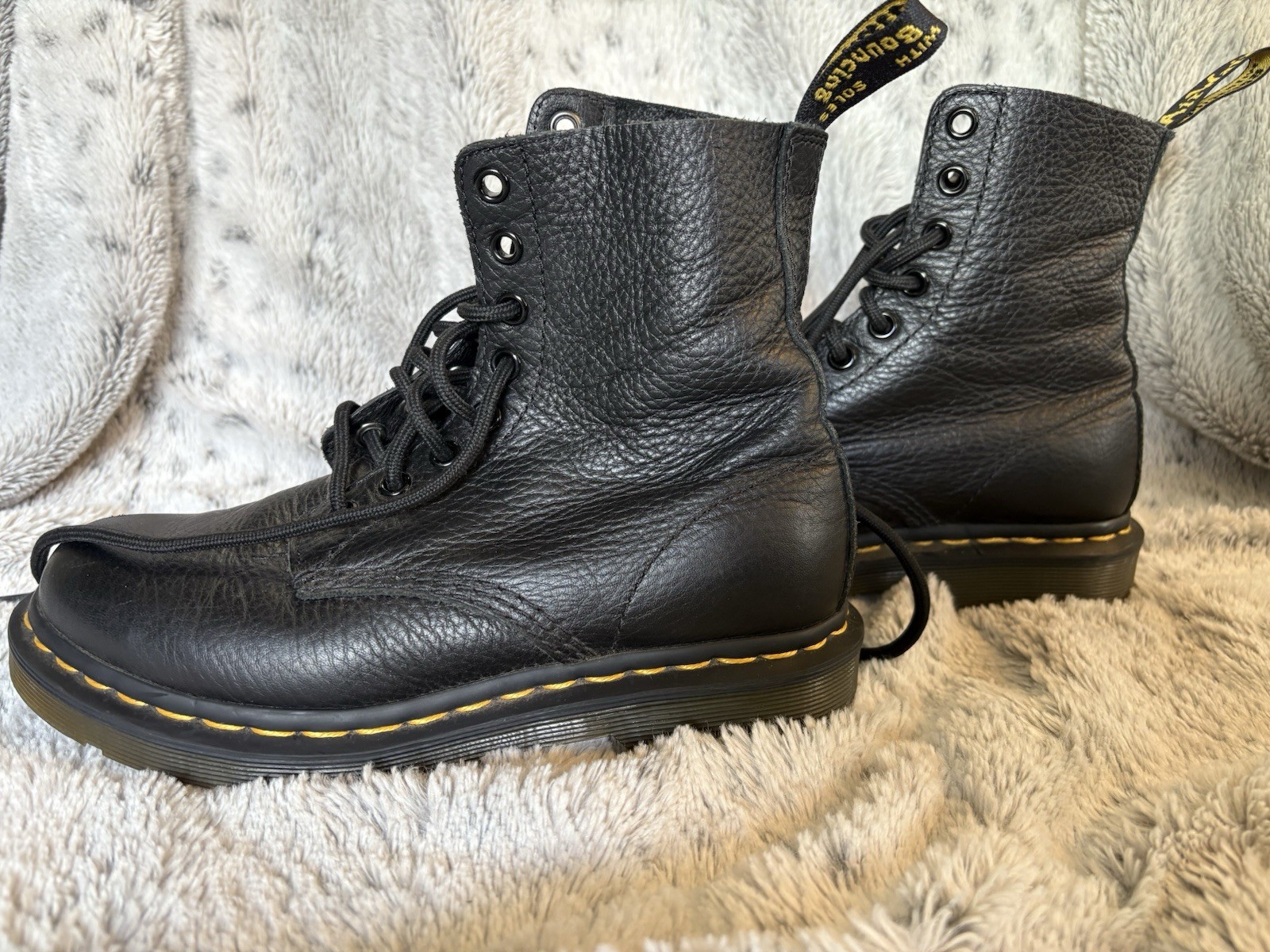 Dr. Martens 1460 Pascal Virginia Leather Lace Up Boot Women 6 Black Combat 8 Eye