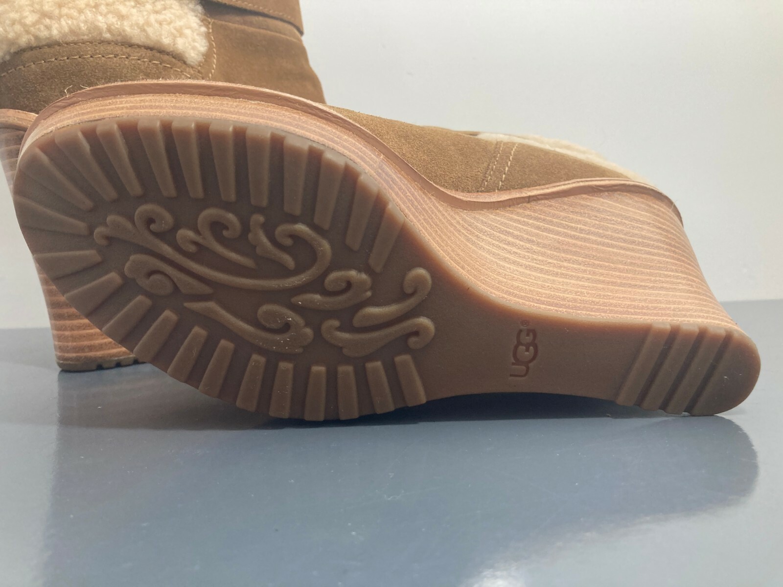UGG Australia Brown Chestnut Suede Shearling Fur Anais Wedge Bootie US 6.5 M
