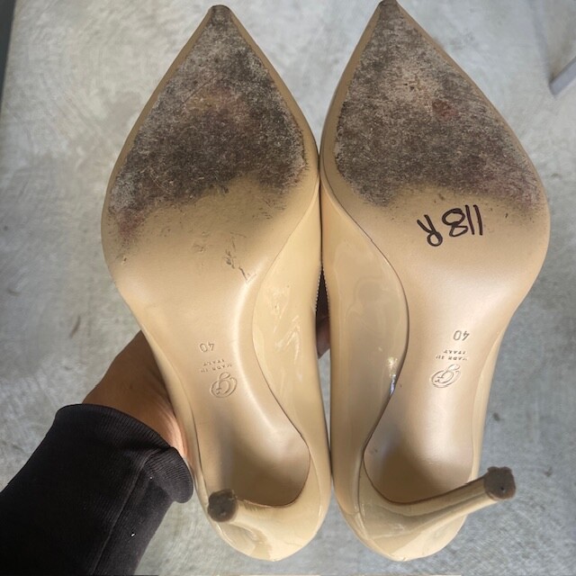 M. Gemi Patent Leather Nude Cream Pumps Heels Pointed Toe Sz 40 US 9 EUC