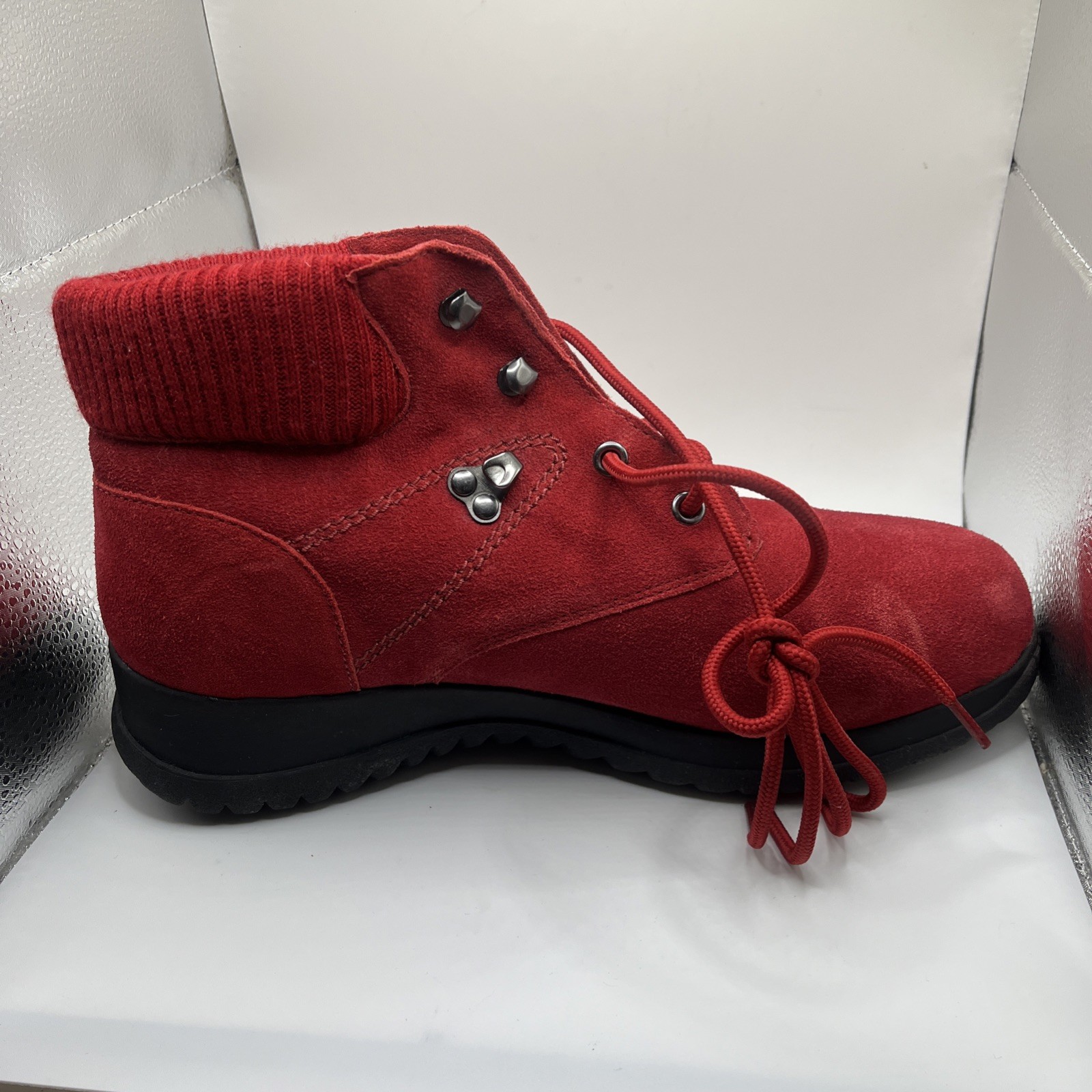 Wanderlust Boston Red Suede Women’s Size 10Boots #183276 eyelet and hook lace up