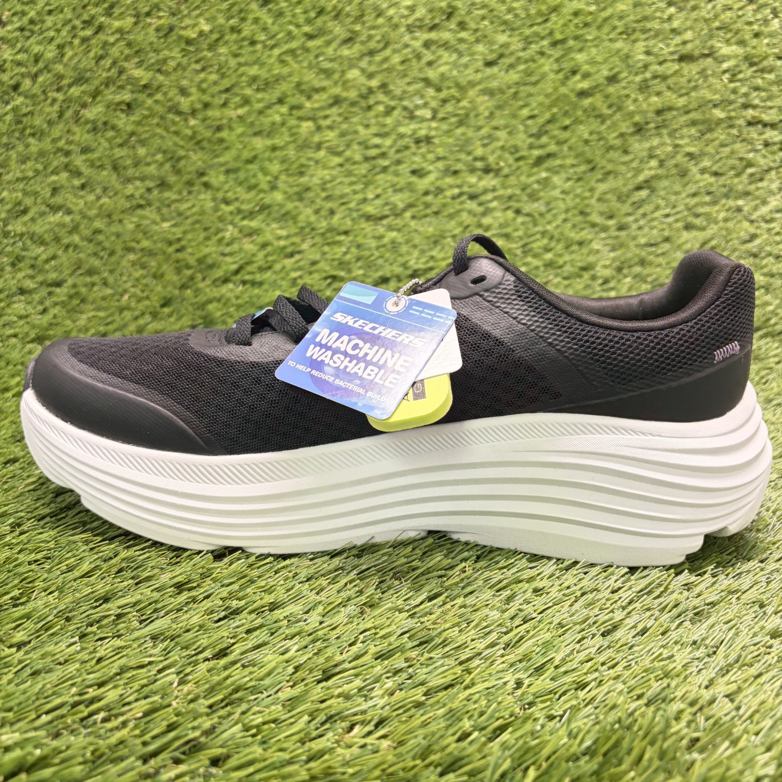 Skechers Max Cushioning Endeavour Womens Size 11 Black Running Shoes Sneakers