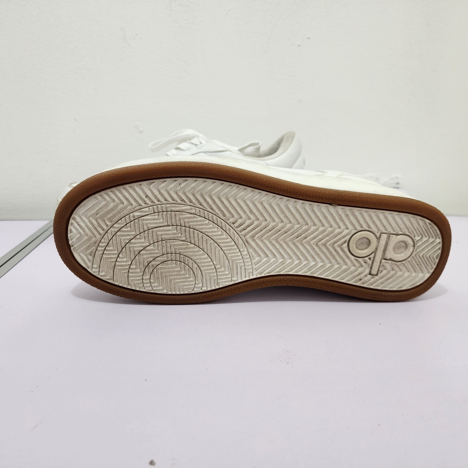 Alo Yoga Recovery Mode Sneakers White A0685U Womens 11.5 Mens 10 Vegan Leather