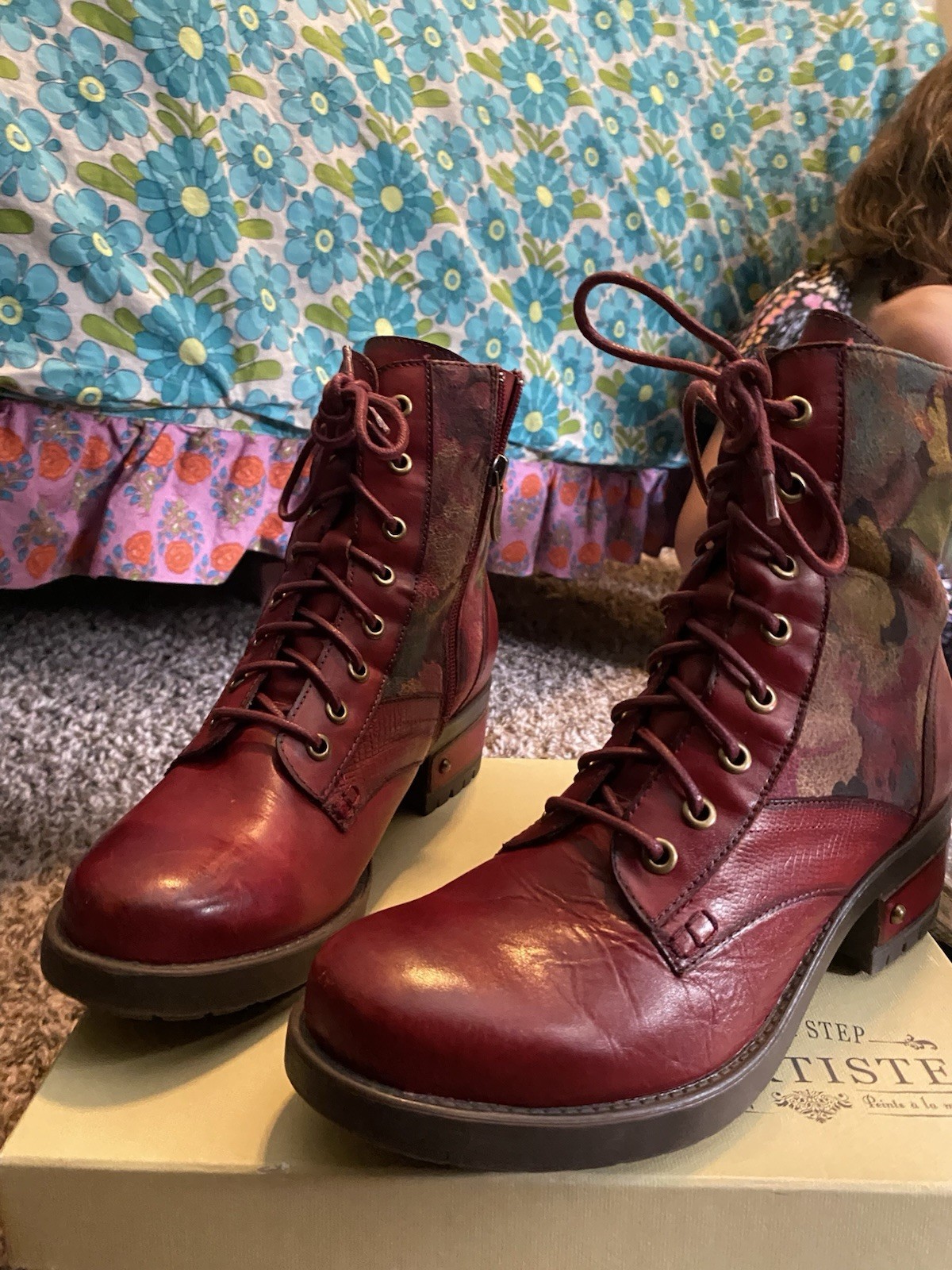 L’Artiste by Spring Step Marty-RD Red Floral Leather Lace-Up Ankle Boots 9.