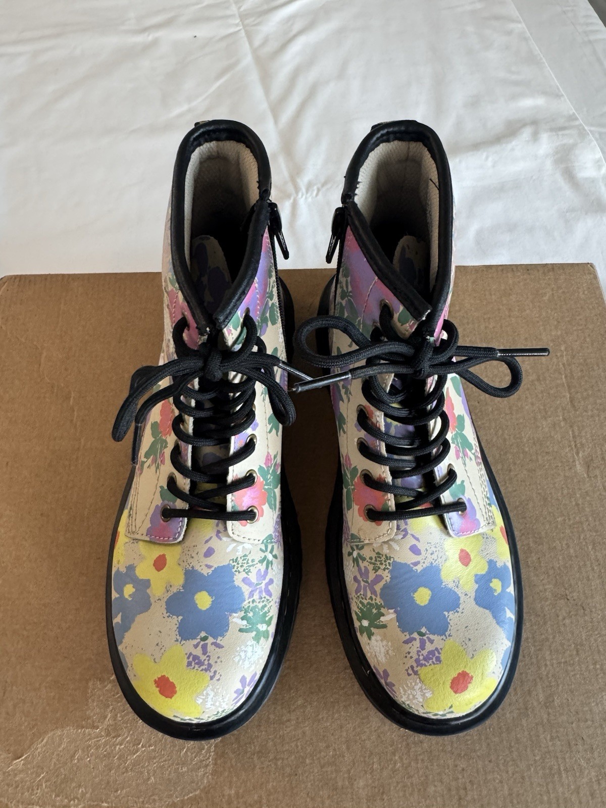 Dr. Martens 1460 J Floral Boots Kids US 4 / Women’s 5 EU 36 Side Zip 8-Eye