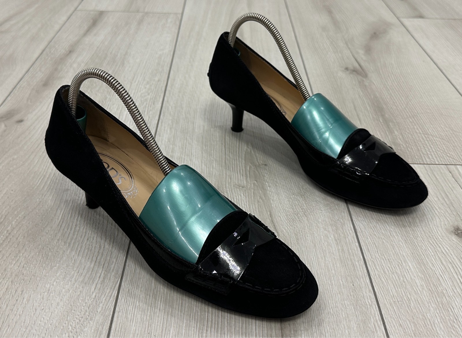 Tod’s Black Suede Patent Leather Gommino Loafer Kitten Heel Pumps Shoes EU 38