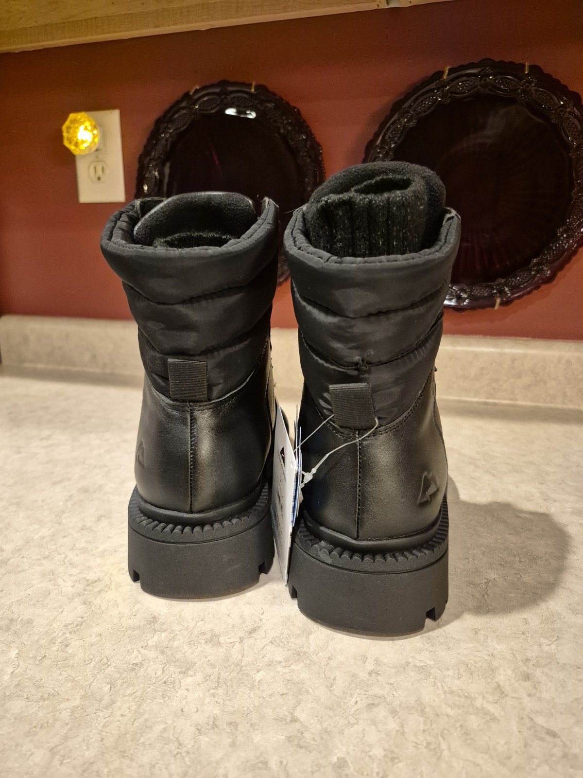 Ozark Trail Women’s Lace Up Black Winter Combat Boots -20F Temp Rated NWT Size 7