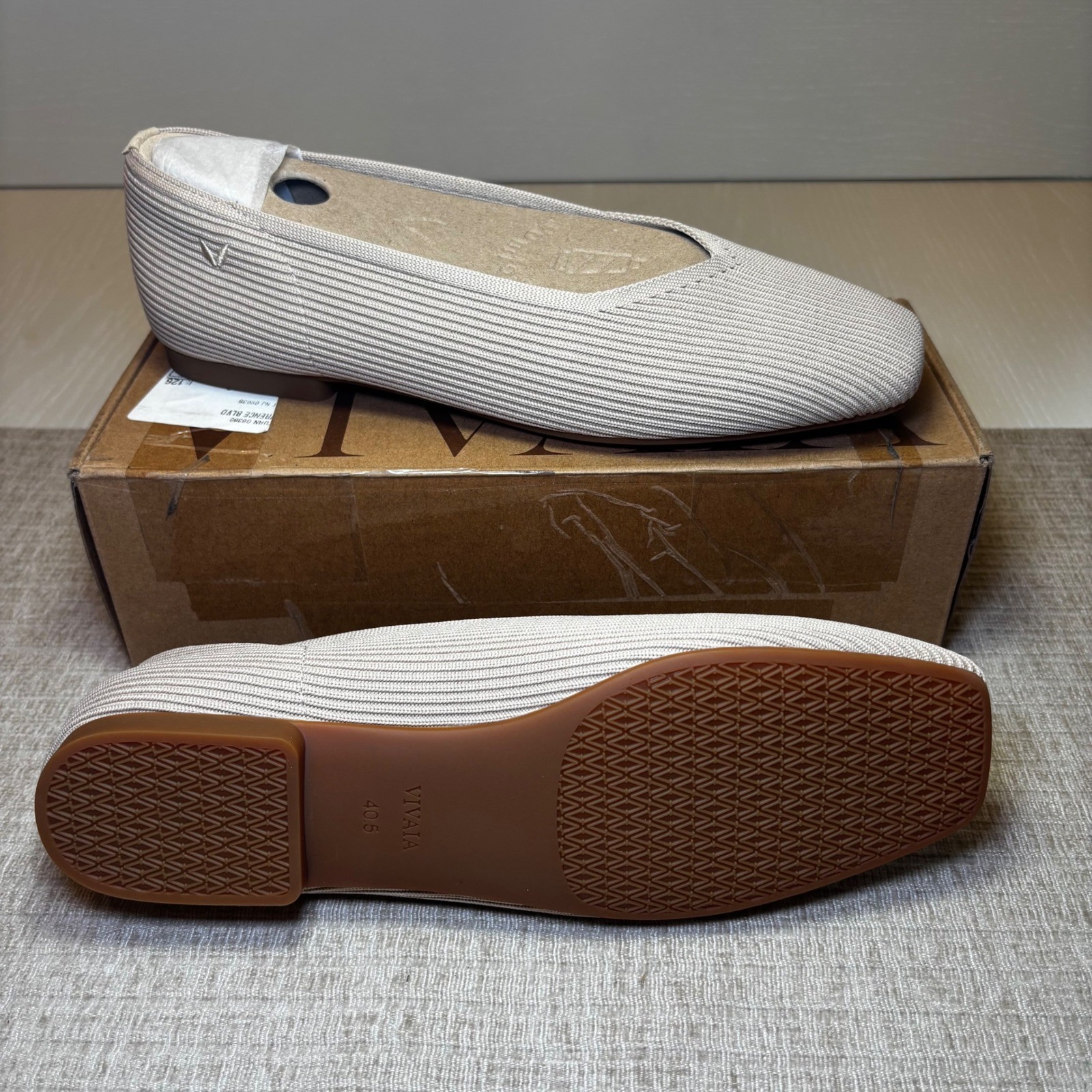 VIVAIA Square-Toe V-Cut Flats (Margot™ 2.0) – 40.5 / US 9-9.5