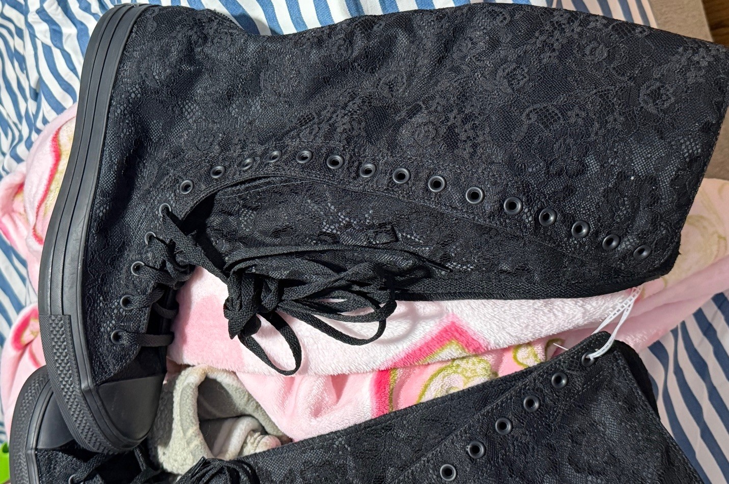 Converse All Star XXHi Chuck Taylor black w lacey flowers NEW! HTF W 15 M 13
