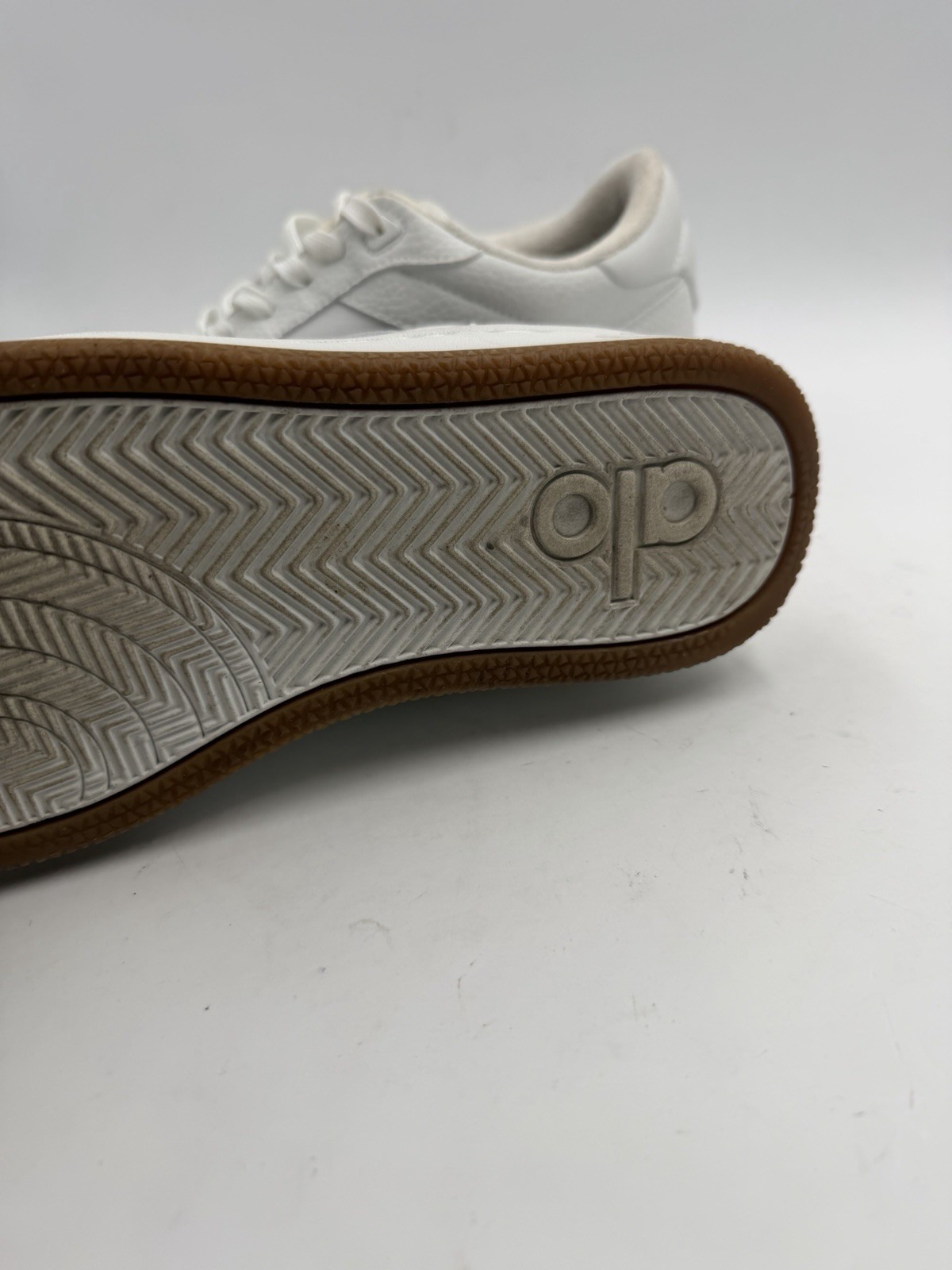 Alo Yoga Recovery Mode Sneakers White Women Size 8
