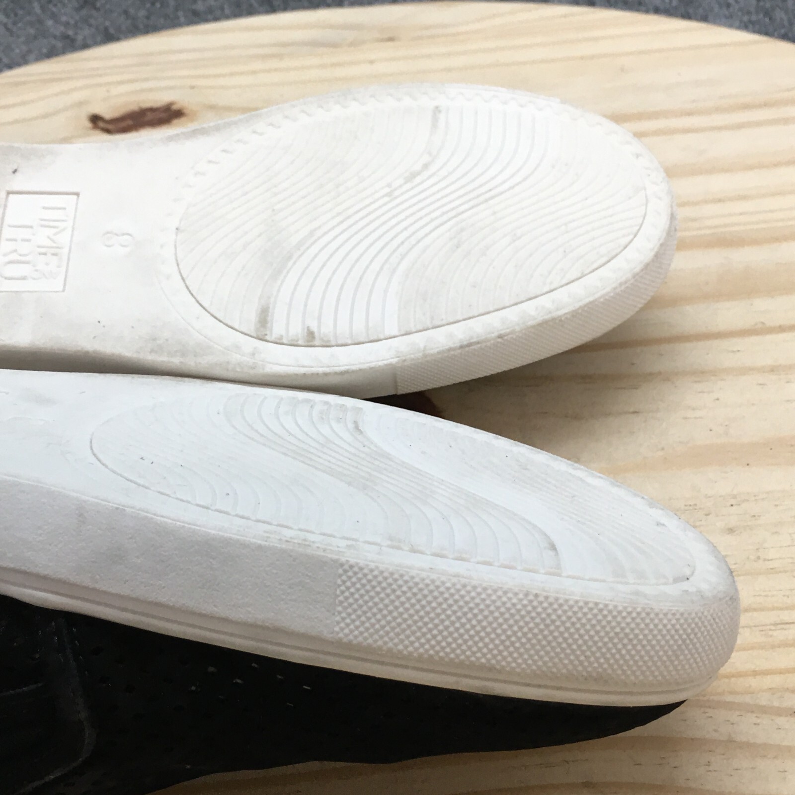 Time And Tru Shoes Womens 8 Memory Foam Casual Perf Slip On Flats Sneakers Black