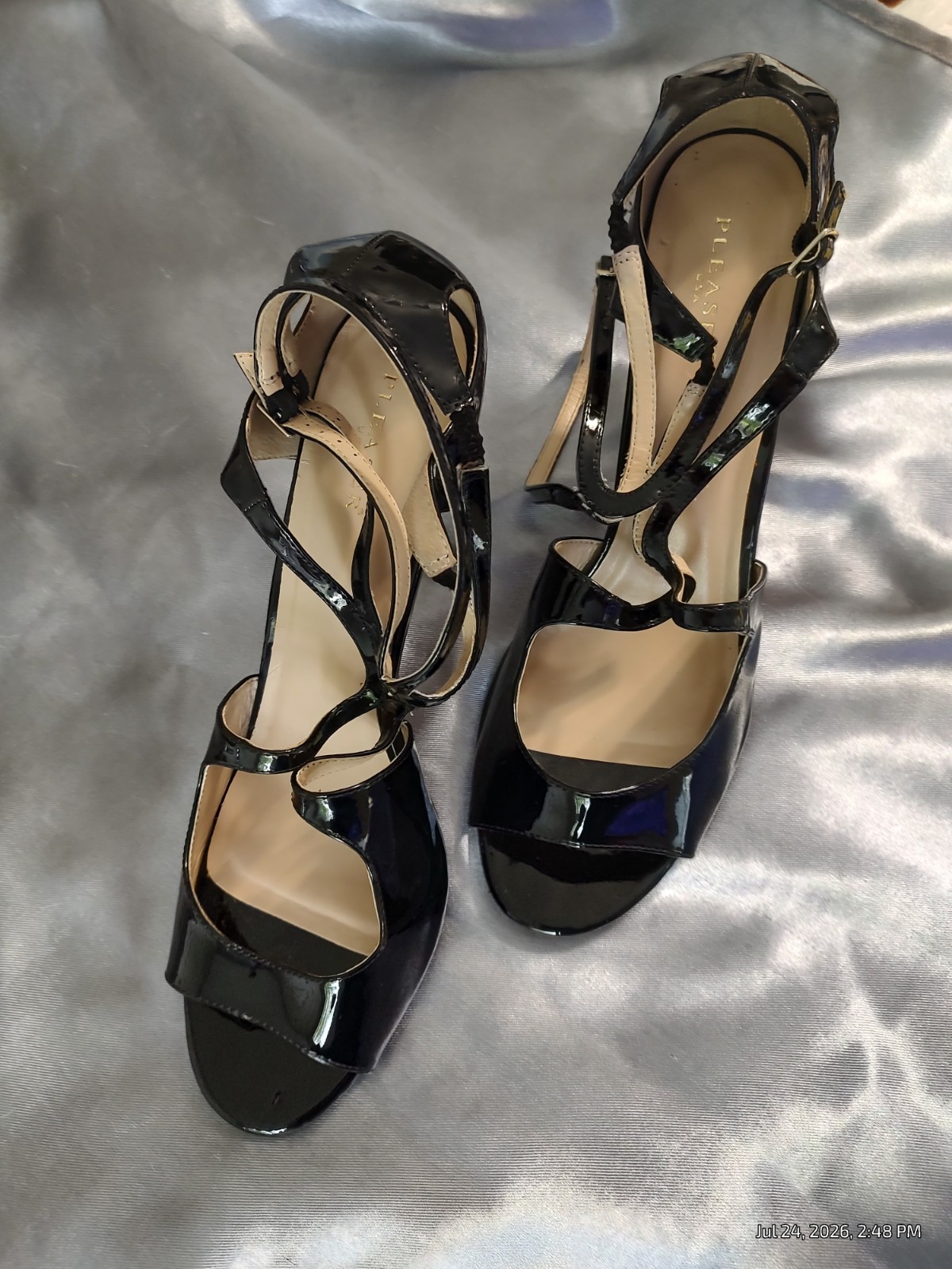 Womens shoes Black patent beautiful cross strap pattern along instep in size16