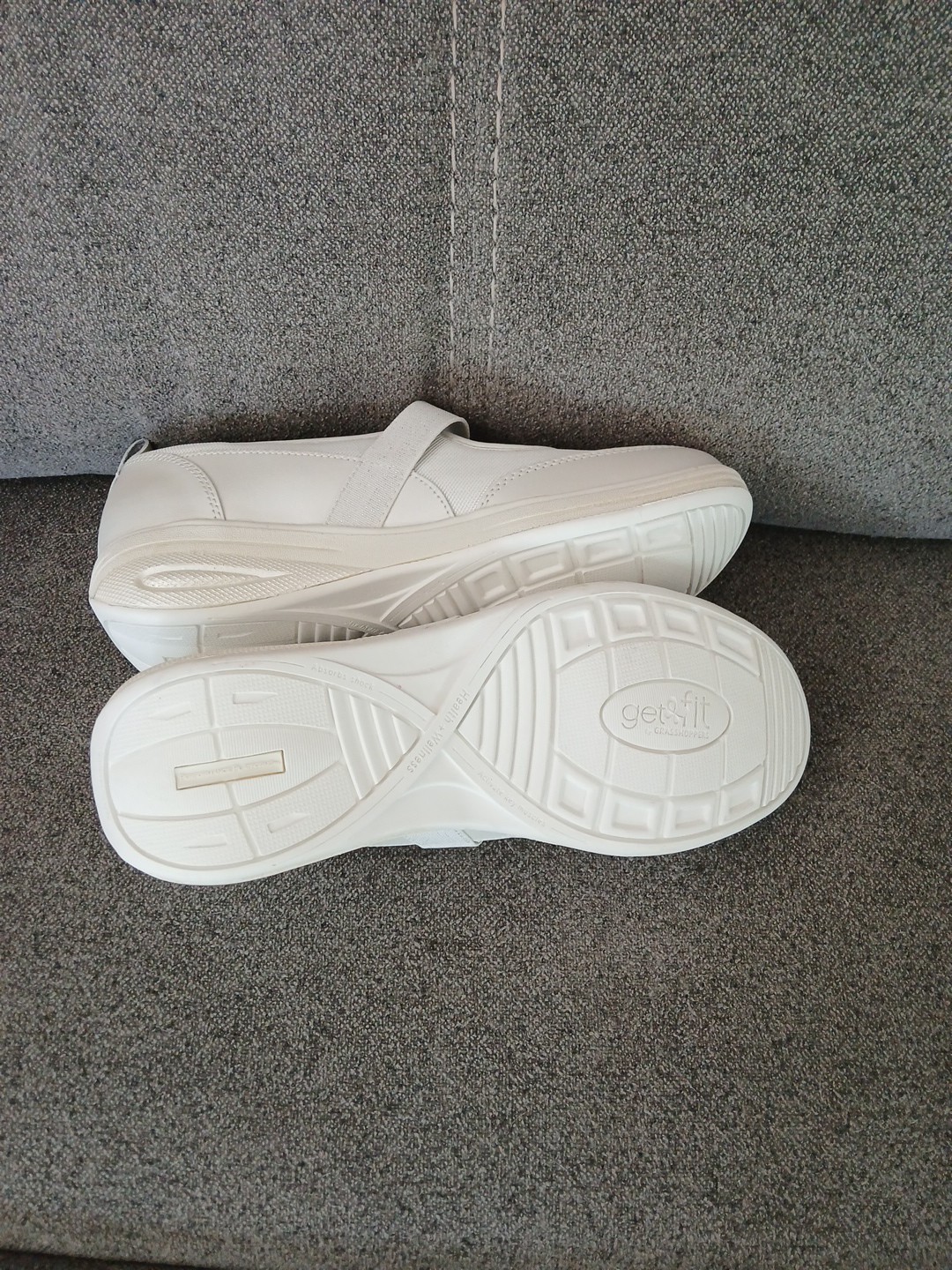 GRASSHOPPERS Get Fit Women’s Mary Jane SHIMMERING WHITE SZ 9M MINT