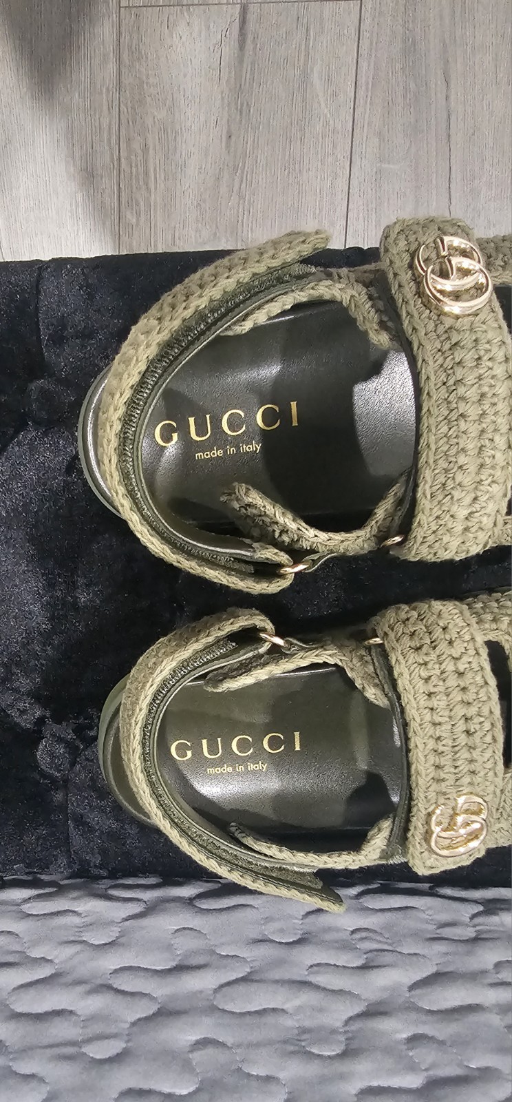 Gucci Green Leather Strappy Hook & Loop Sandals Logo Accent Womens 7