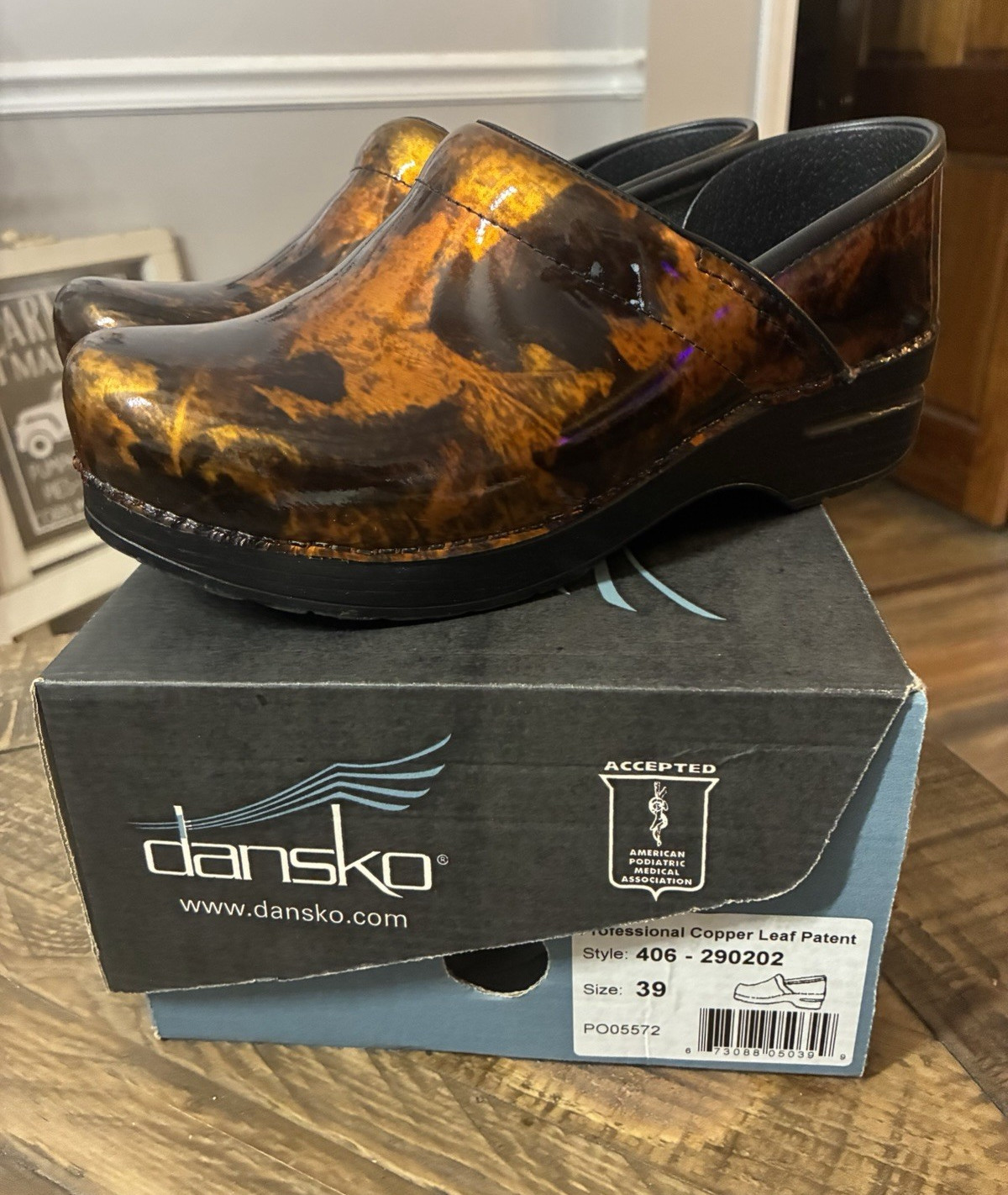 Dansko Professional Patent Leather Leaf Clog Copper/Brown Slip-On EU 39