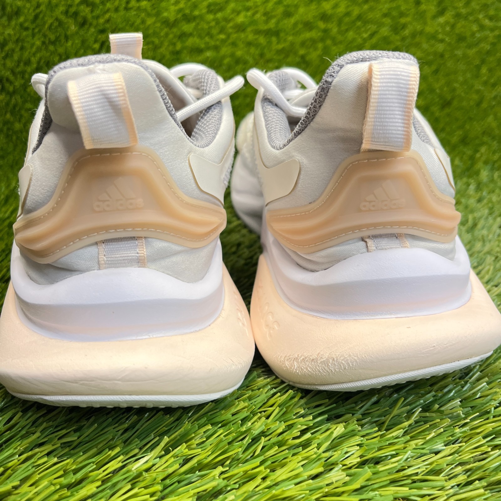 Adidas AlphaBounce+ Low Womens Size 9 White Gray Athletic Running Shoes Sneakers