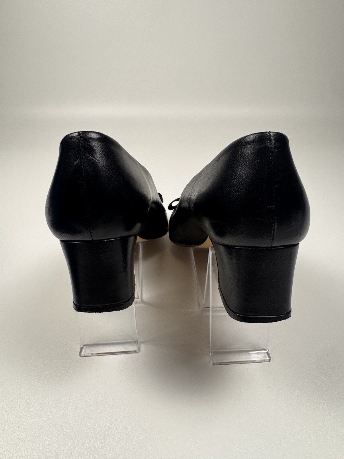 ETIENNE AIGNER Black Vintage Leather pumps, Grosgrain Bow with Logo 8.5 Narrow
