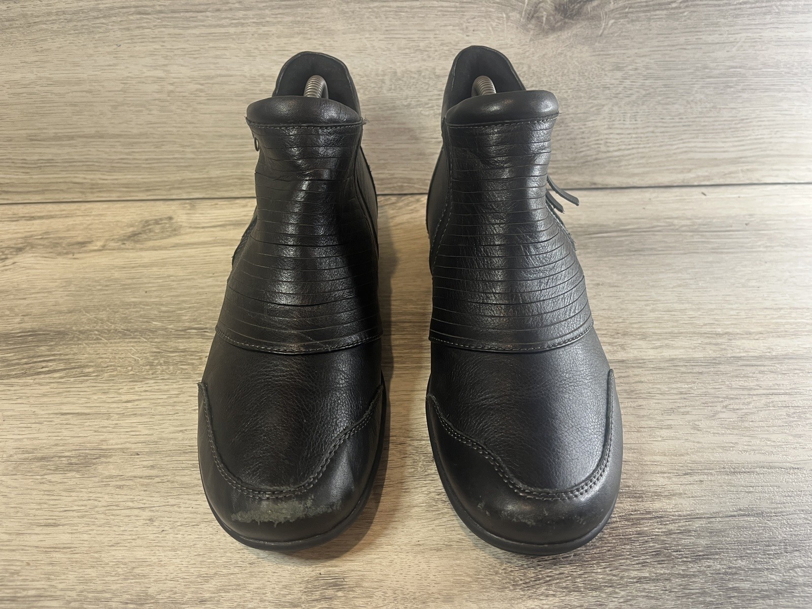 Taos Women’s Habit (HAB-13939) Leather Bootie Black Size 9 Ankle Logo Zipper