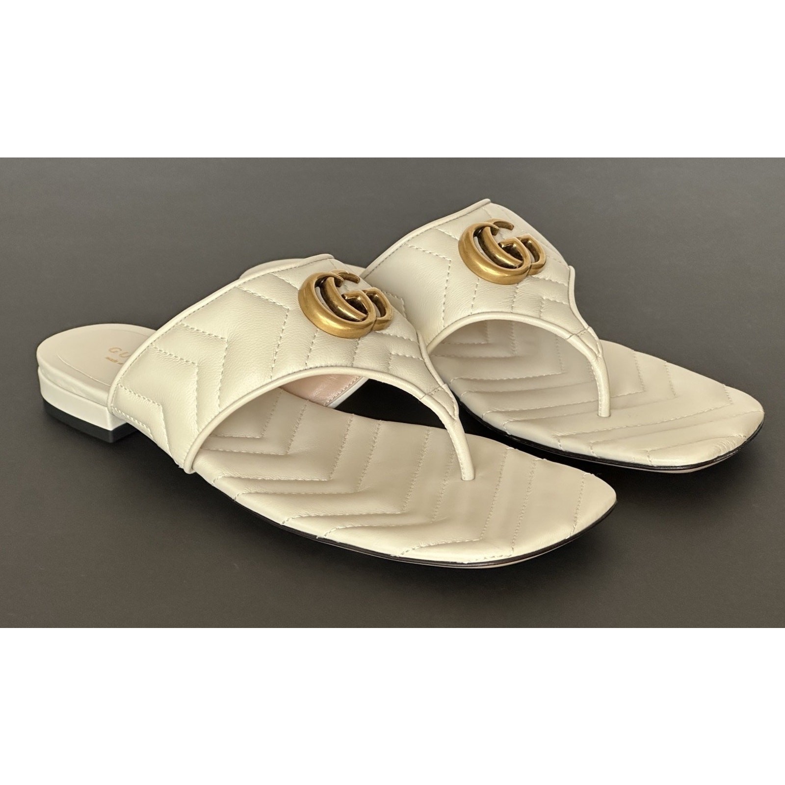 Gucci GG Marmont Padded White Leather Thong Sandals 6.5 US (36.5 Eu) 776948 NIB