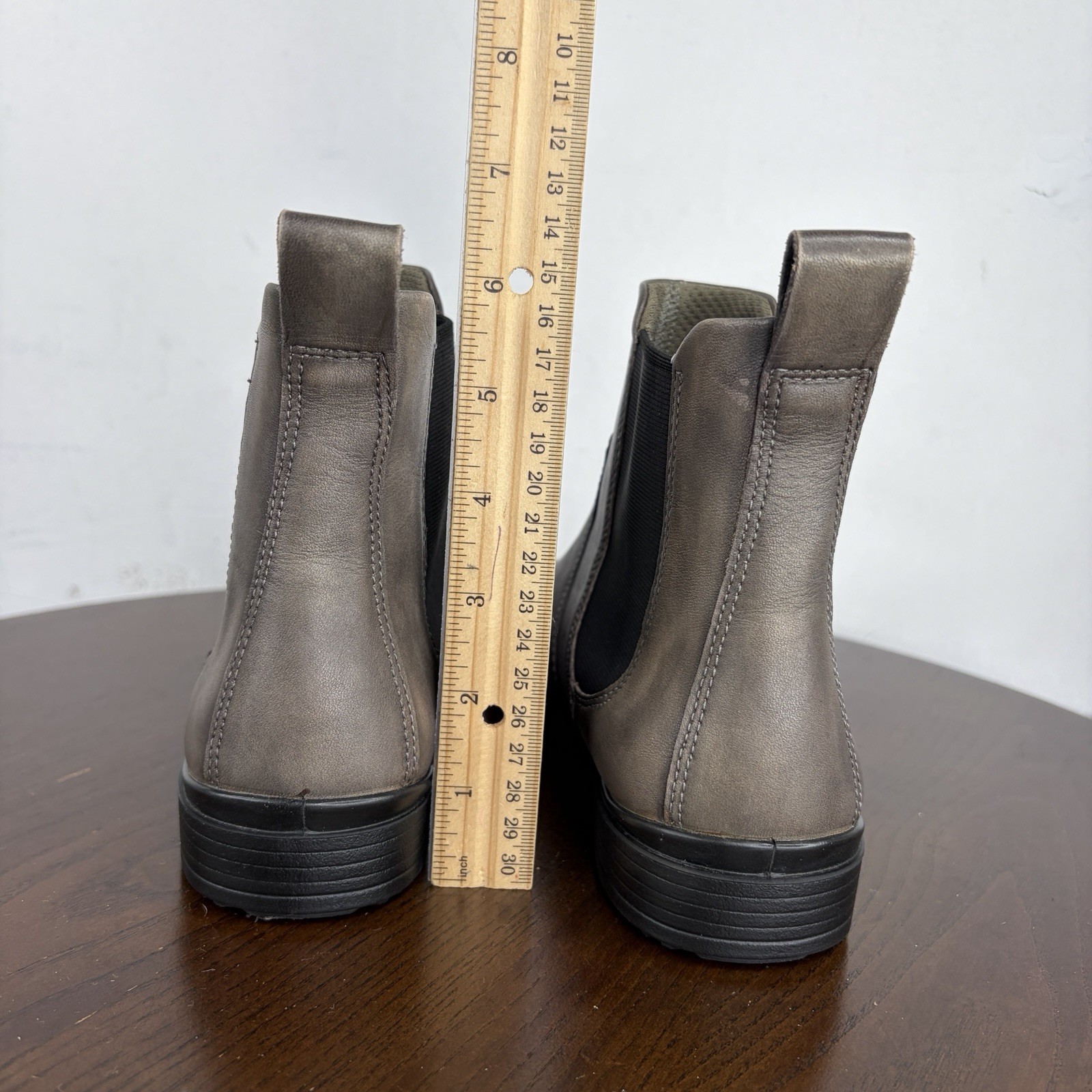 Ecco Touch 15 Boots Women’s 39 / 8 Gray Leather Comfort Chelsea Ankle Booties