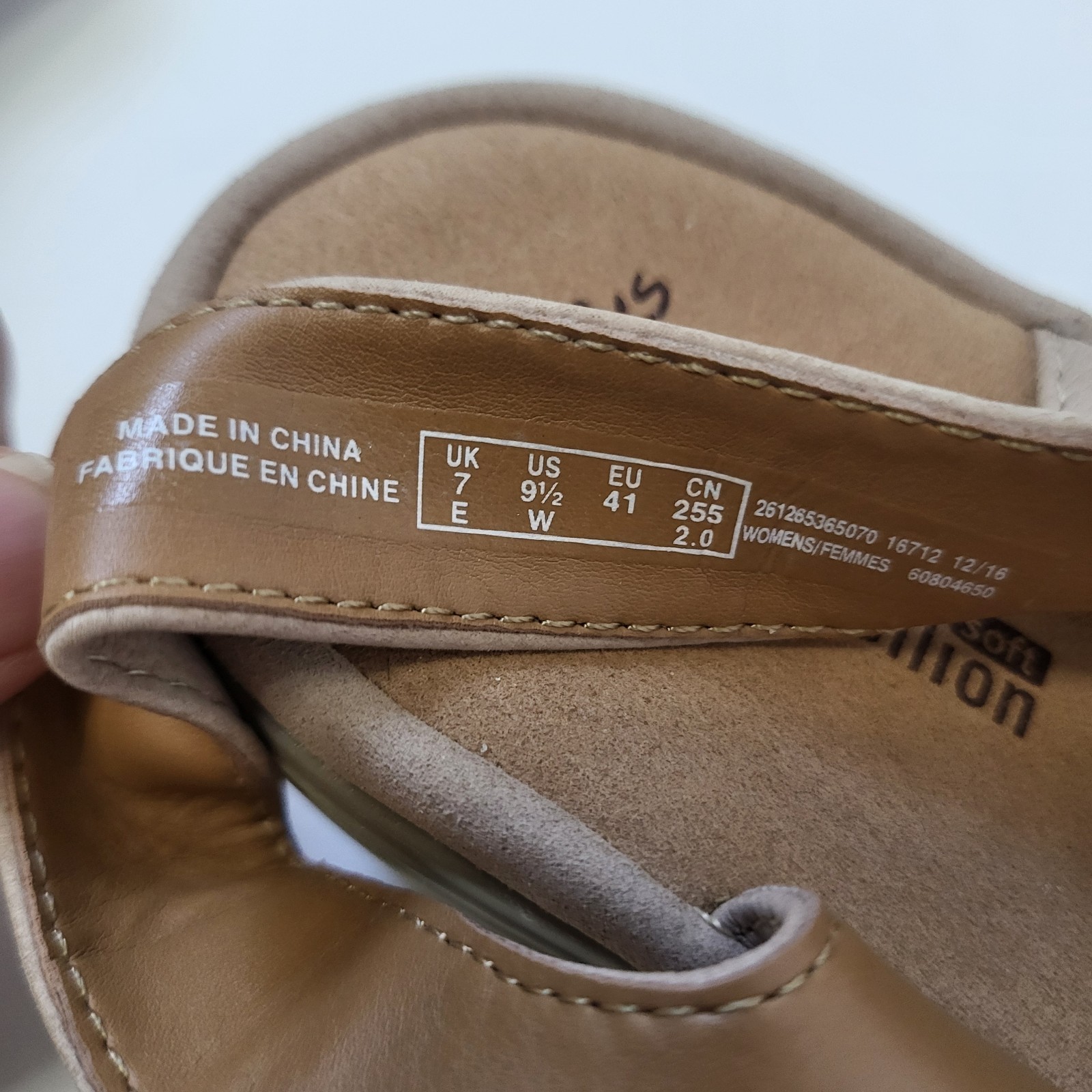 Clarks Size 9.5 W Soft Cushion Reedly Juno Wedge 2.5″ Heel Sandals Triple Strap