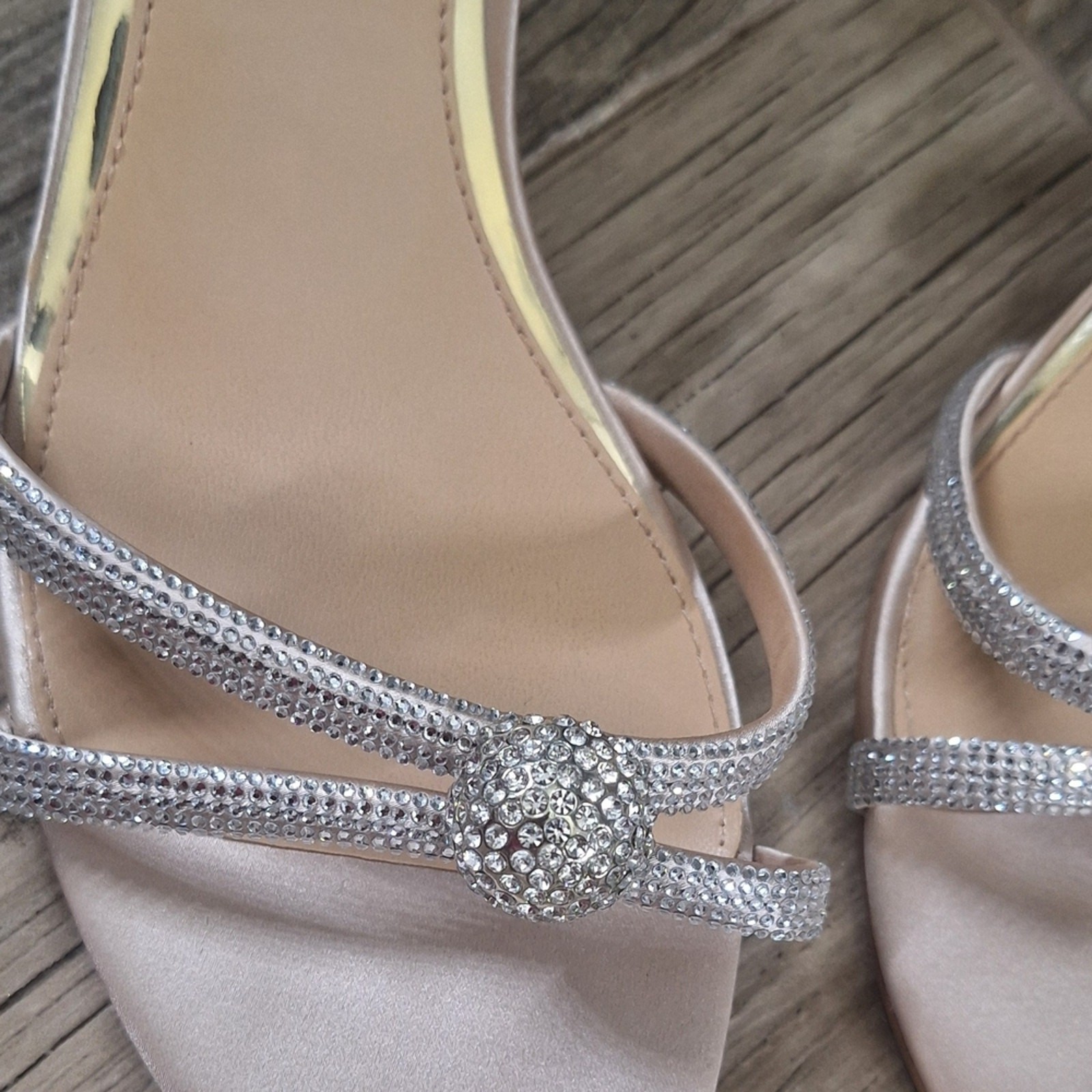 Badgley Mischka Blush Satin Rhinestone Strappy Block Heel Size 10 Sandals