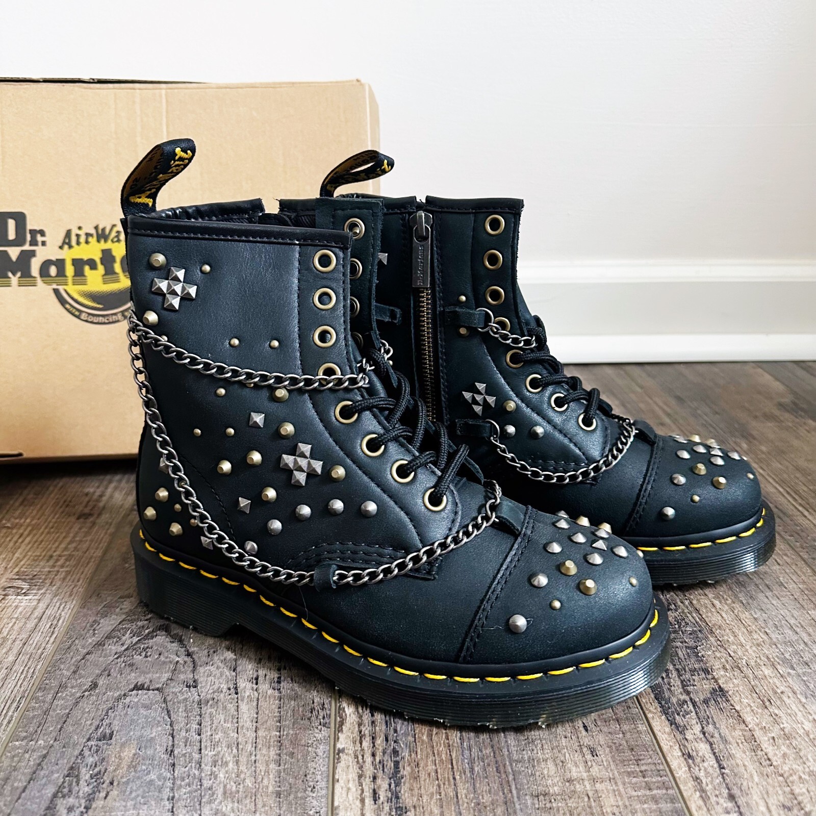 Dr. Martens 1460 Studded Chain Leather Lace Up Utility Boots Size M4 W5 EU36